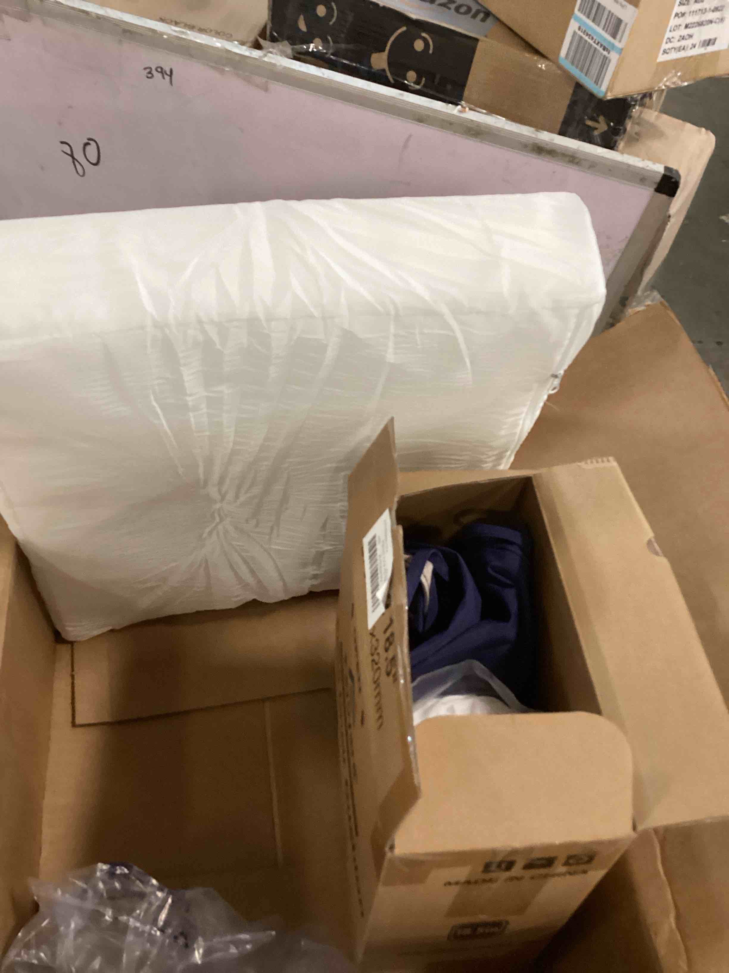 https://s3.amazonaws.com/lotting-images-prod/bidfta/RED5723482_1715012609121.jpeg