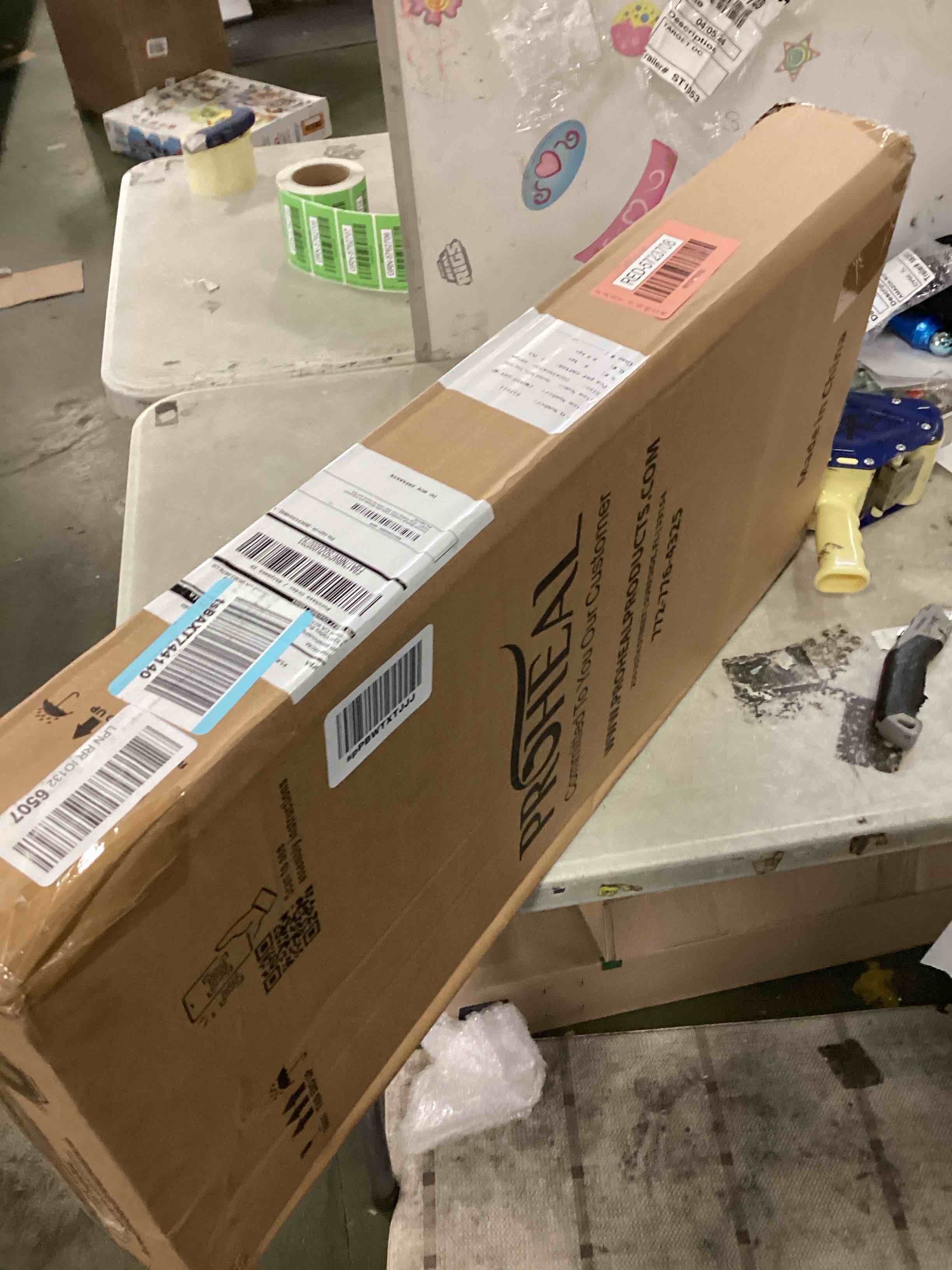 https://s3.amazonaws.com/lotting-images-prod/bidfta/RED5723708_1715094038580.jpeg