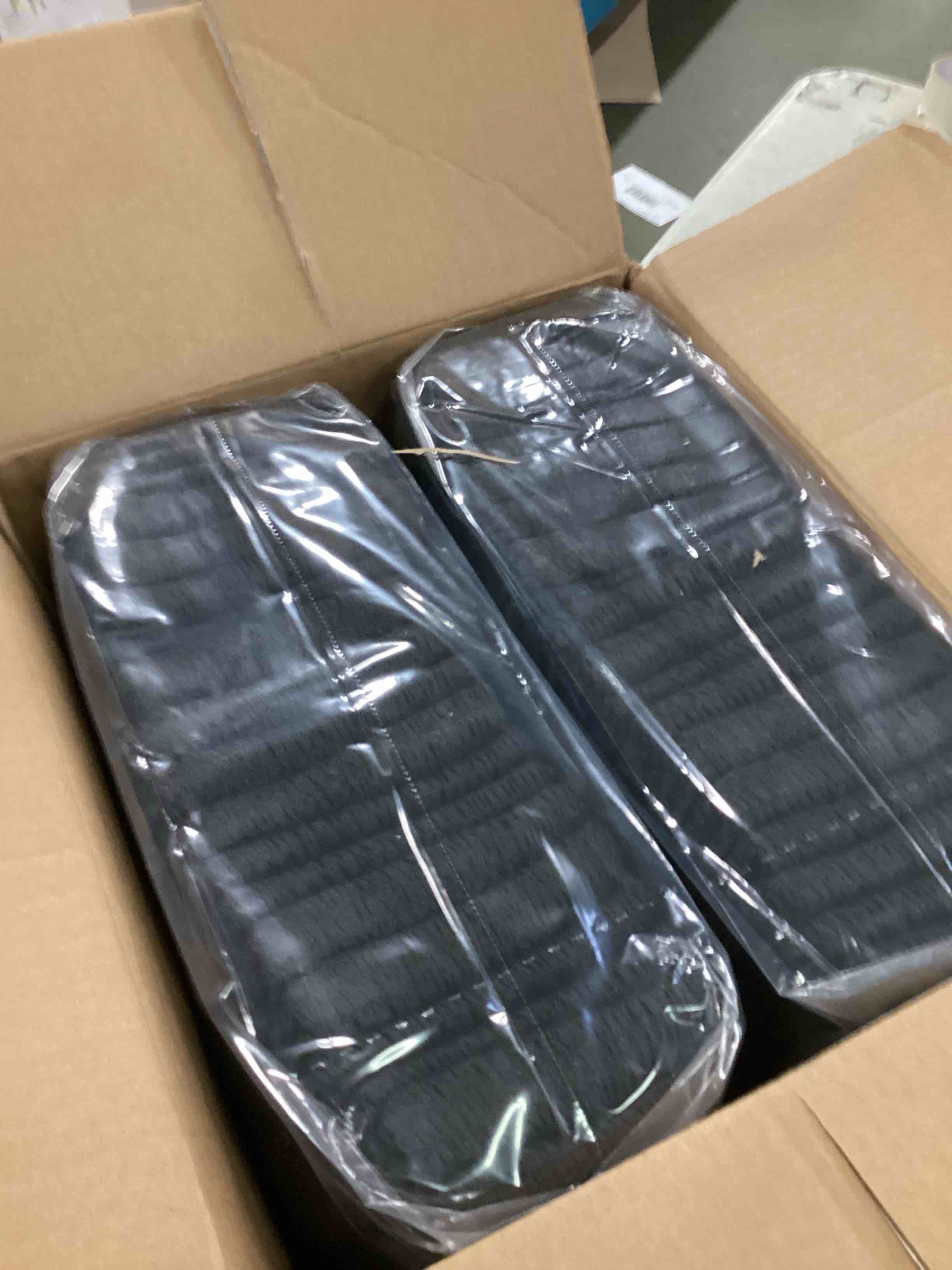 https://s3.amazonaws.com/lotting-images-prod/bidfta/RED5723780_1715104194025.jpeg