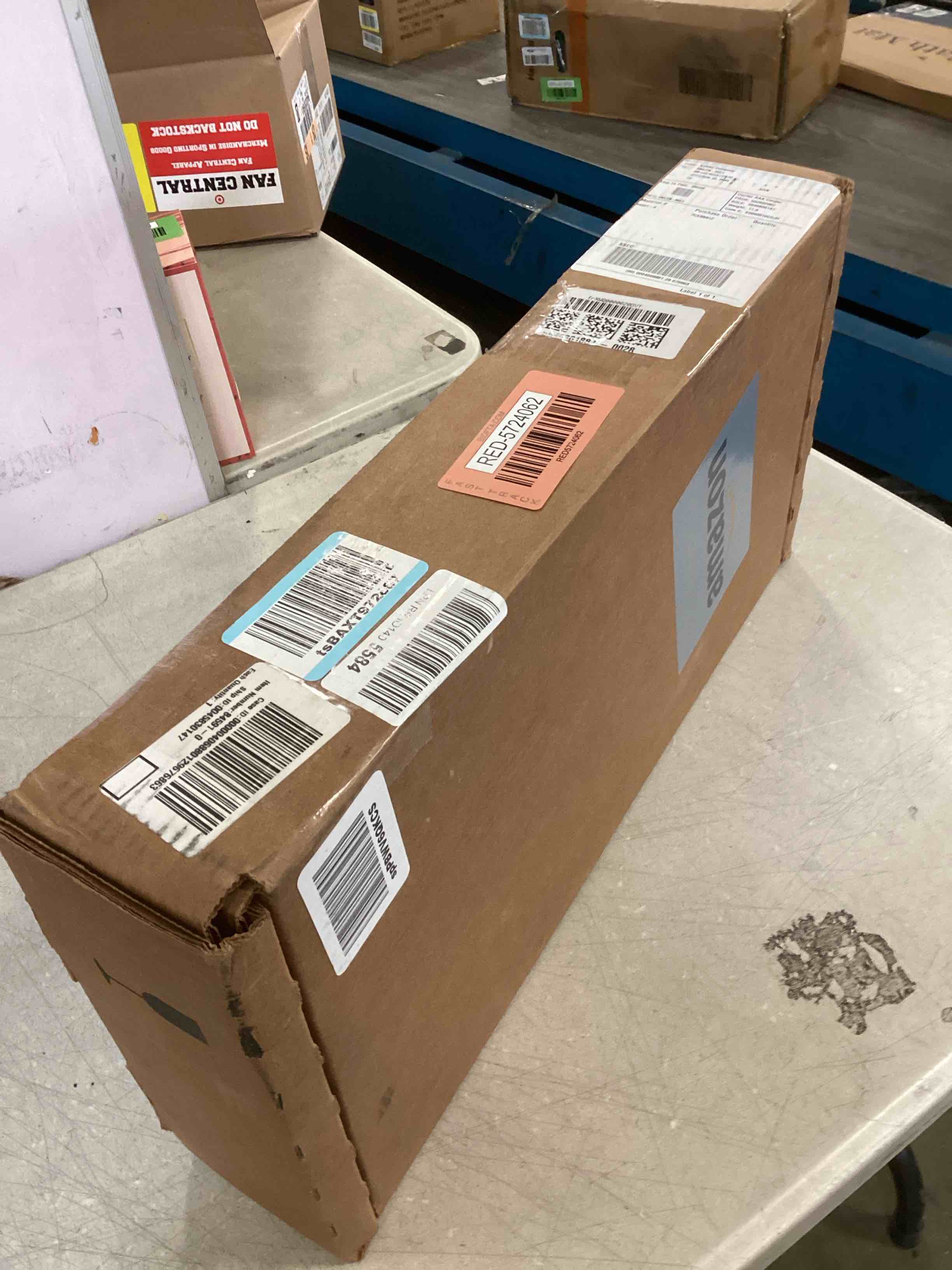 https://s3.amazonaws.com/lotting-images-prod/bidfta/RED5724062_1715193463144.jpeg