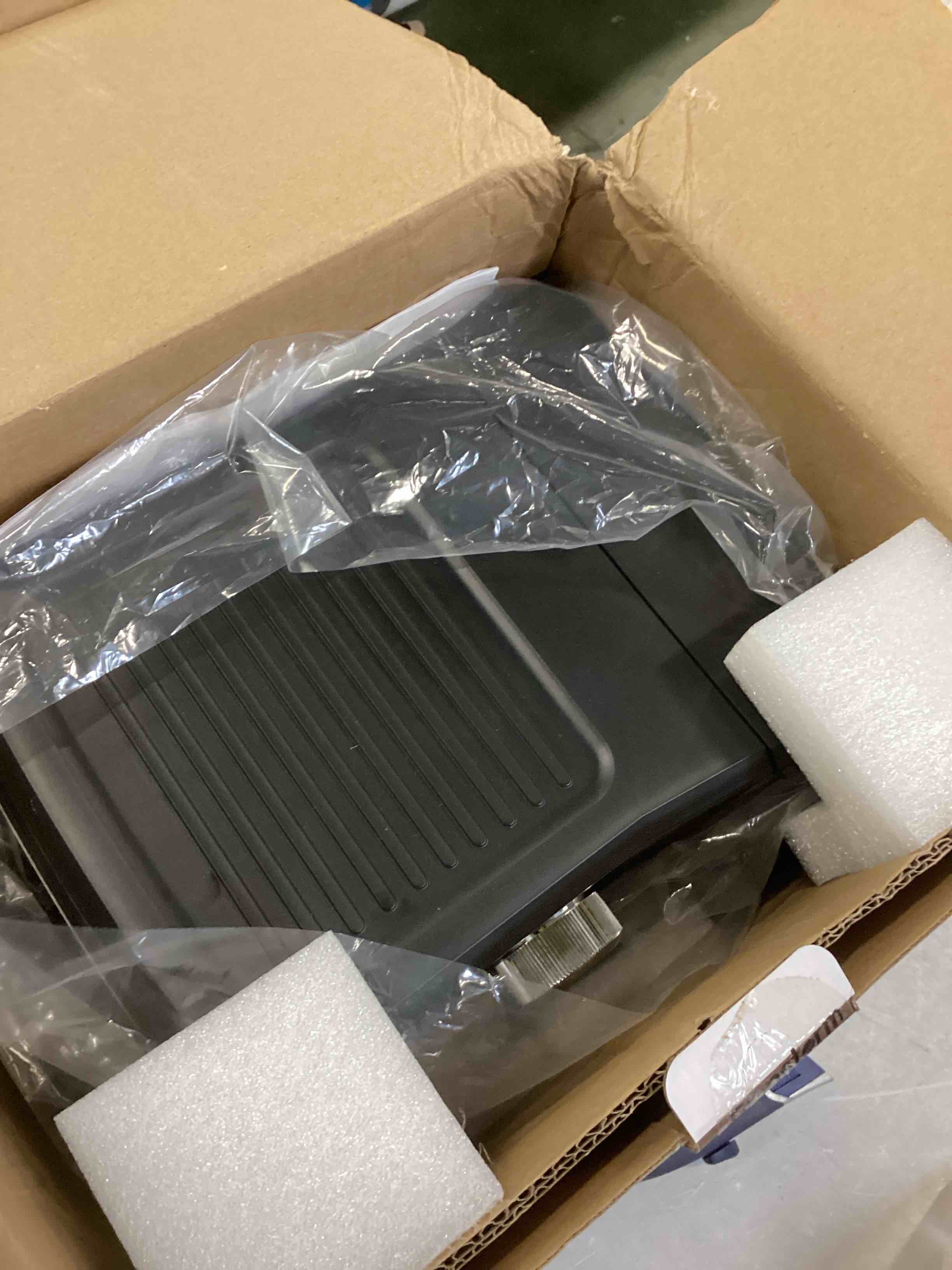 https://s3.amazonaws.com/lotting-images-prod/bidfta/RED5724270_1715276543340.jpeg