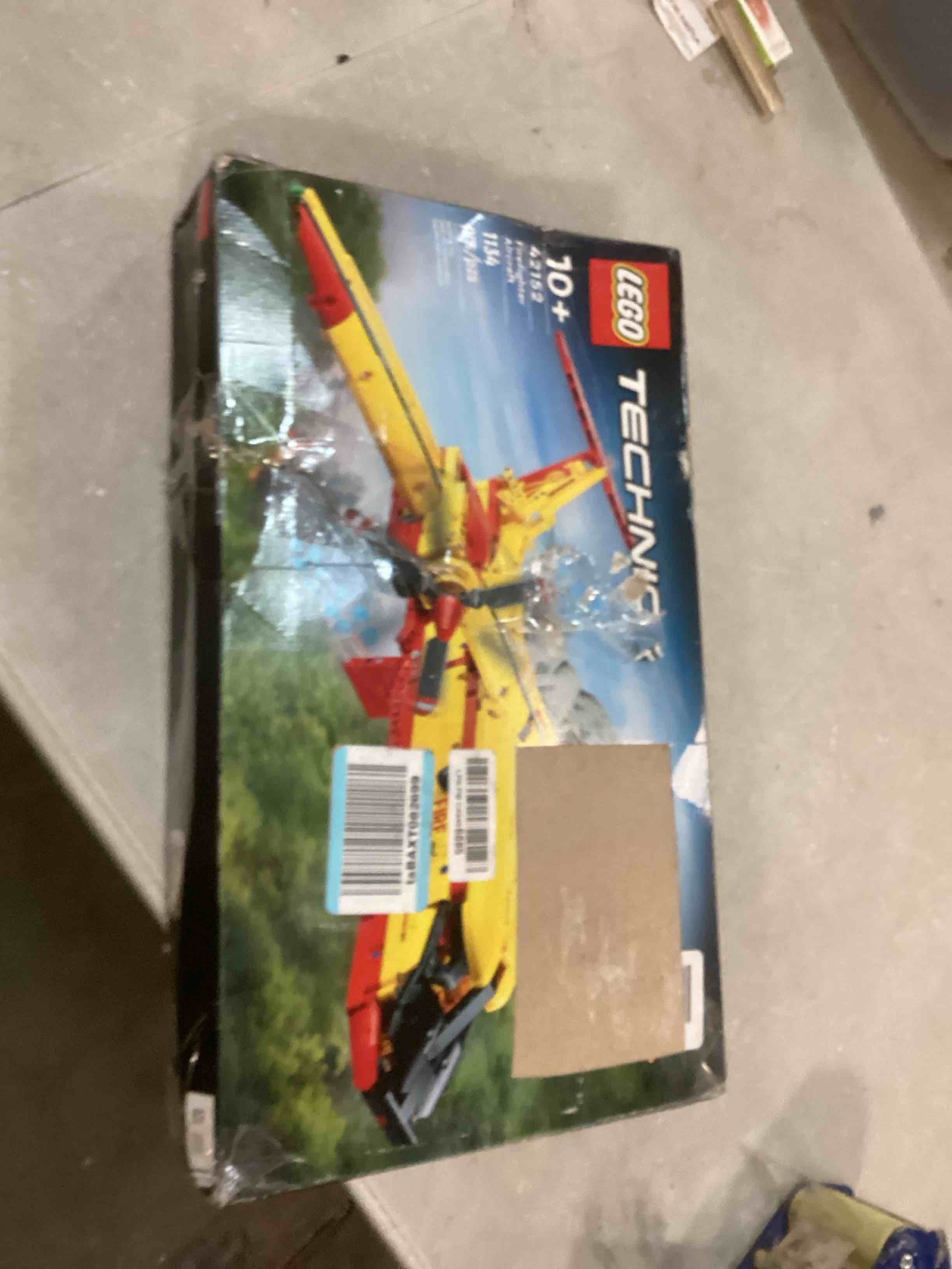 https://s3.amazonaws.com/lotting-images-prod/bidfta/RED5724812_1715009040520.jpeg