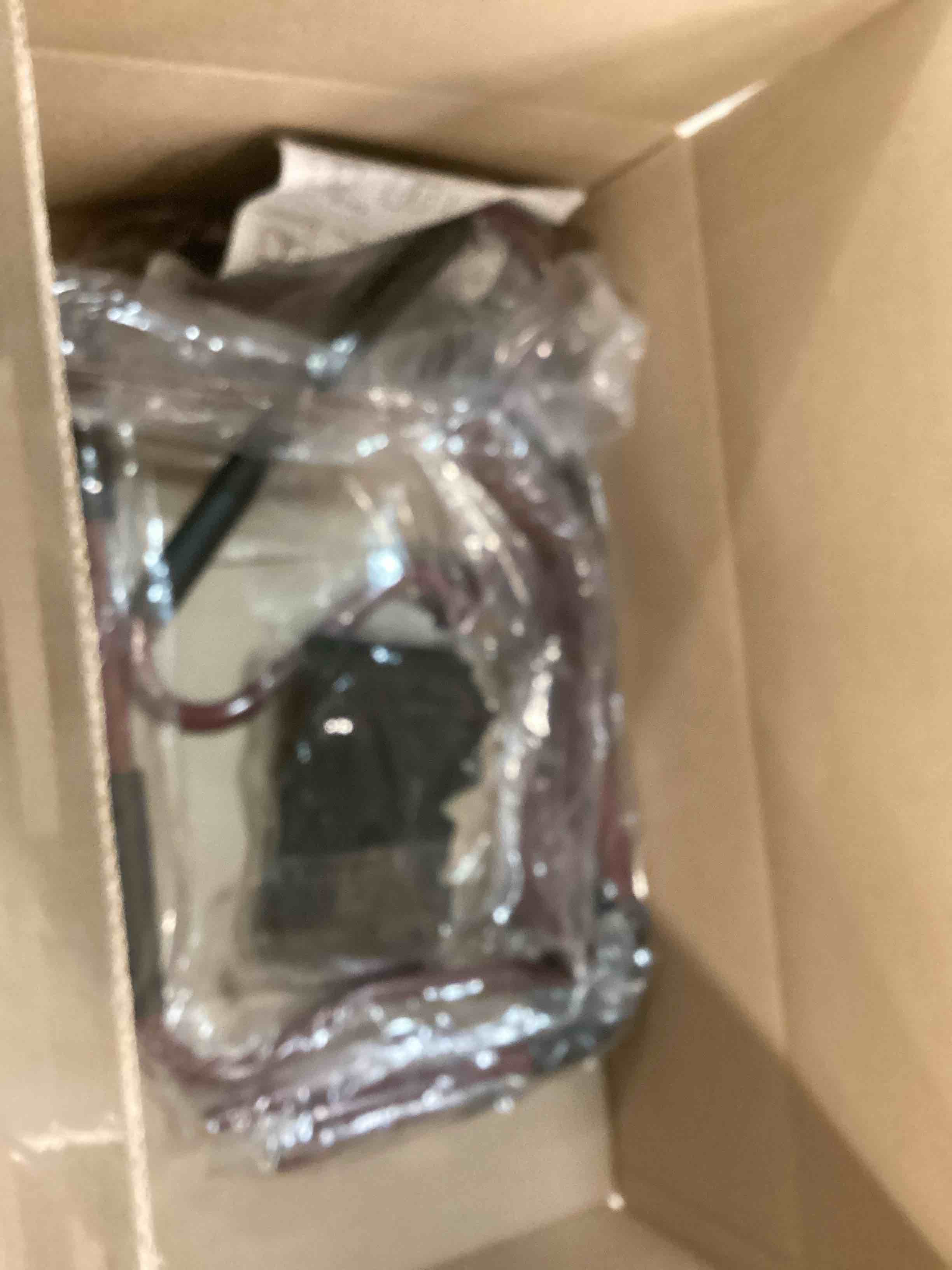 https://s3.amazonaws.com/lotting-images-prod/bidfta/RED5724873_1715017437712.jpeg