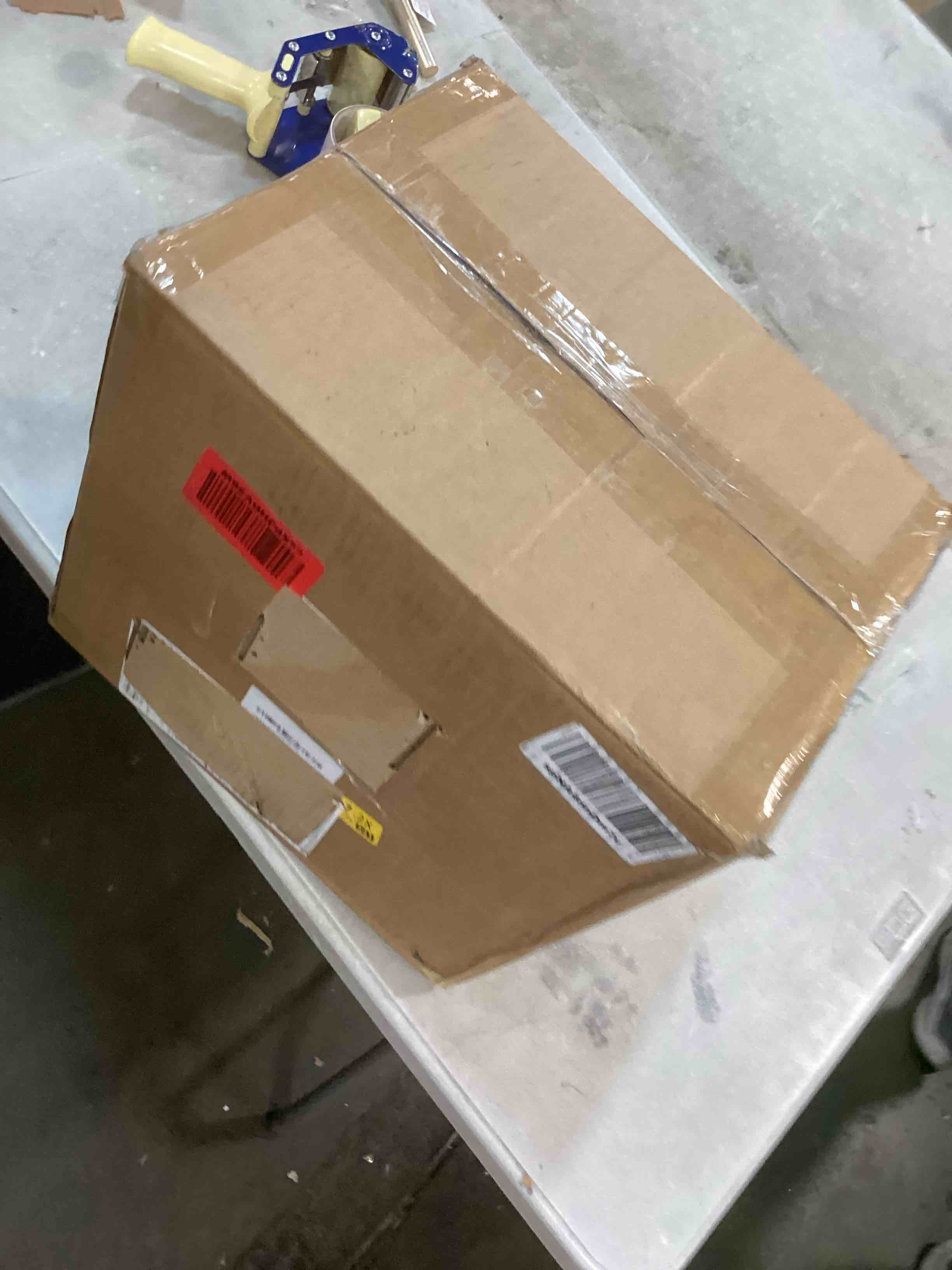 https://s3.amazonaws.com/lotting-images-prod/bidfta/RED5724883_1715018662031.jpeg