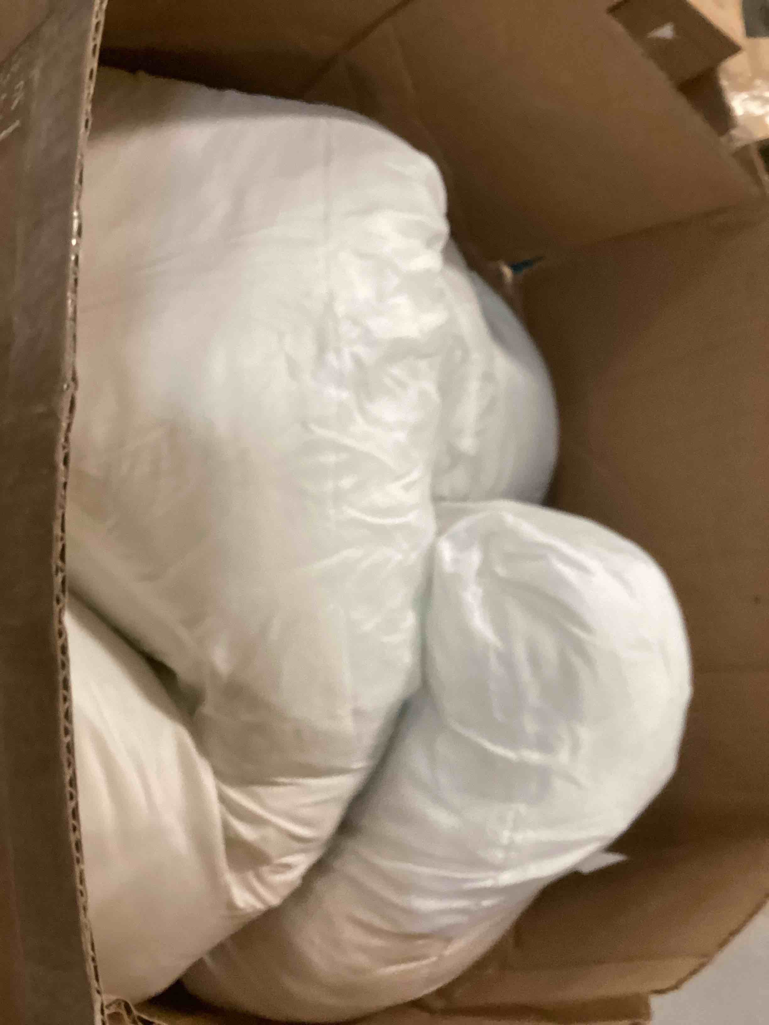 https://s3.amazonaws.com/lotting-images-prod/bidfta/RED5725216_1715104966426.jpeg
