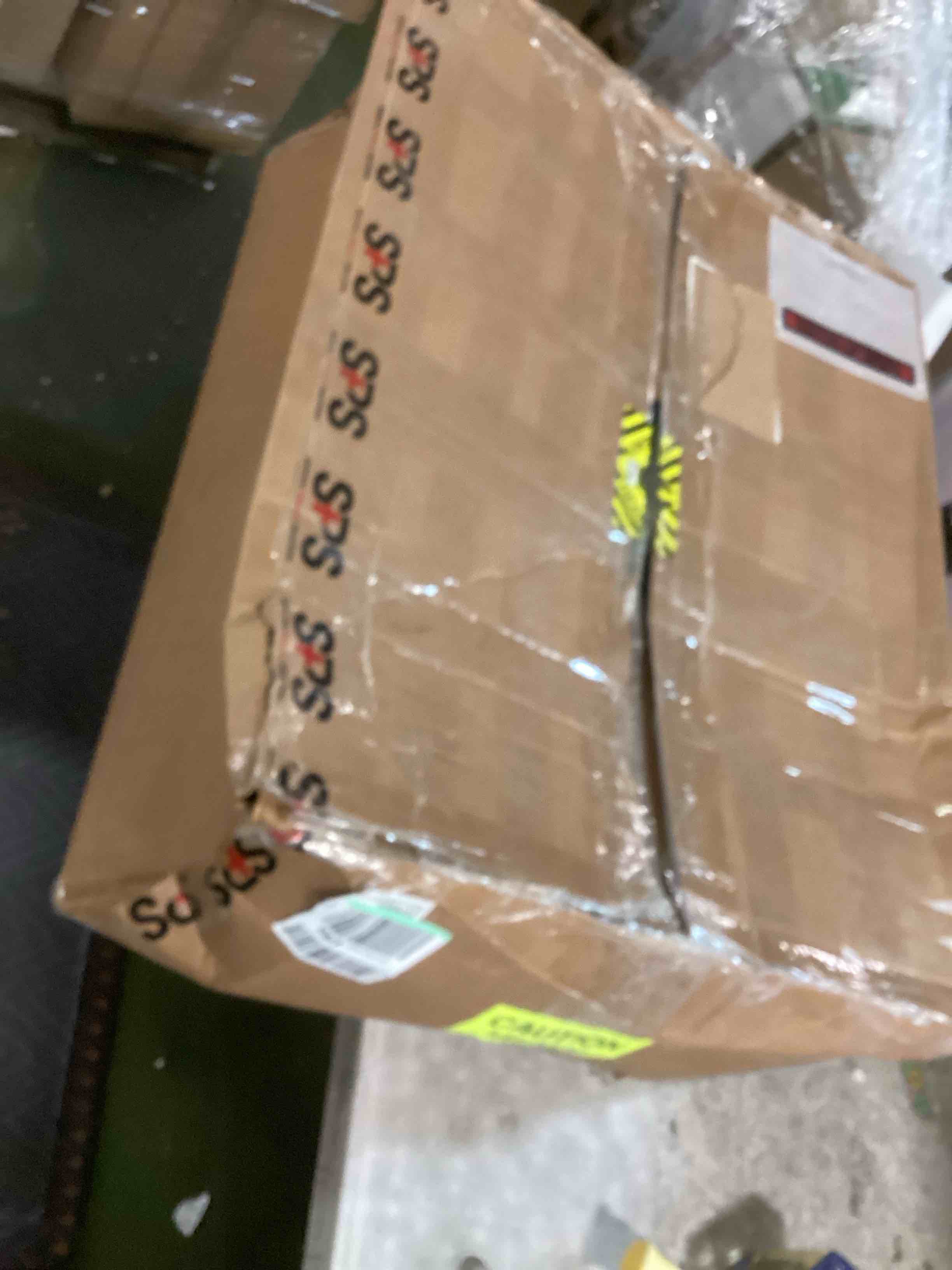 https://s3.amazonaws.com/lotting-images-prod/bidfta/RED5725324_1715168567659.jpeg