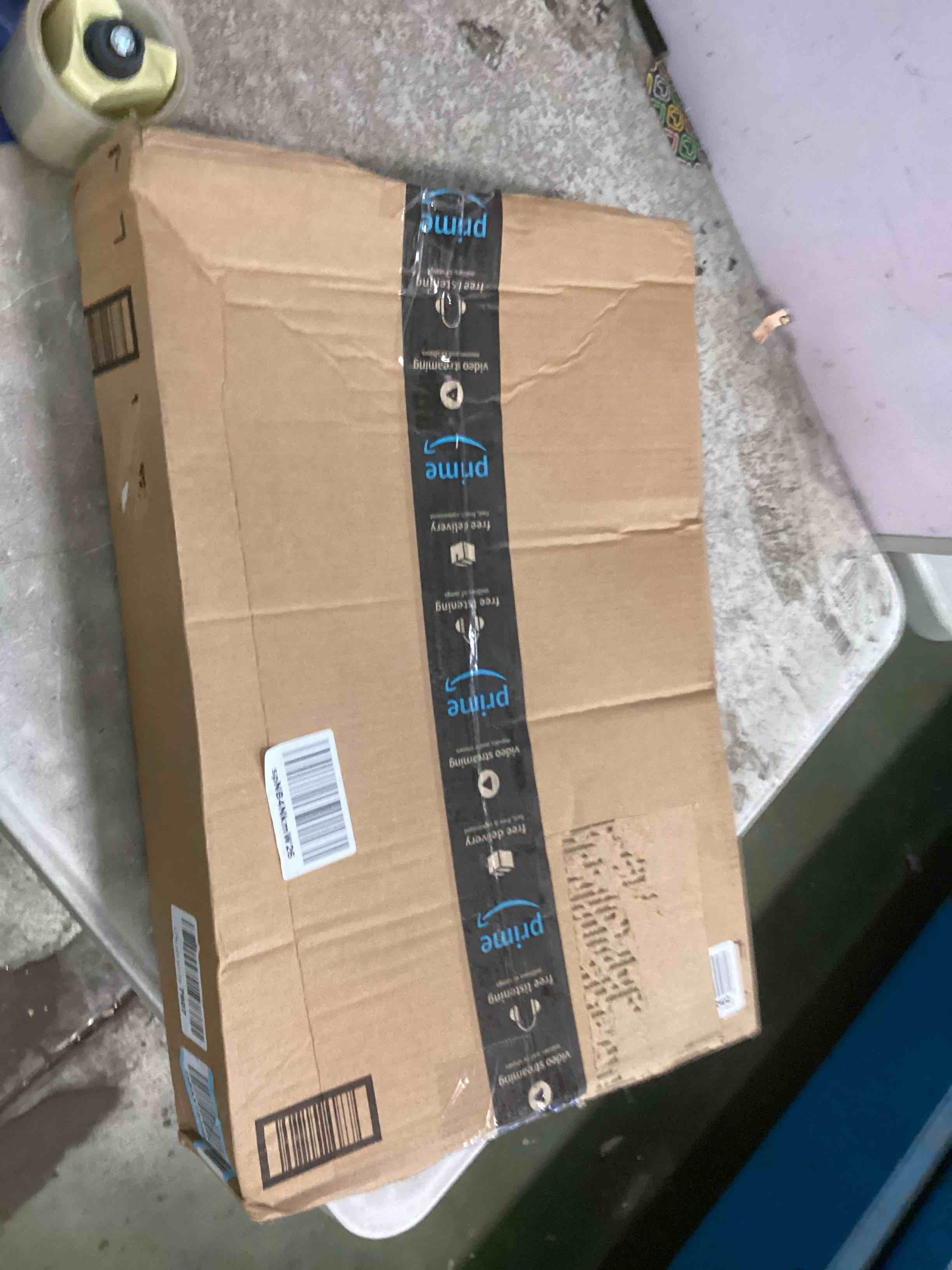 https://s3.amazonaws.com/lotting-images-prod/bidfta/RED5725433_1715180109534.jpeg