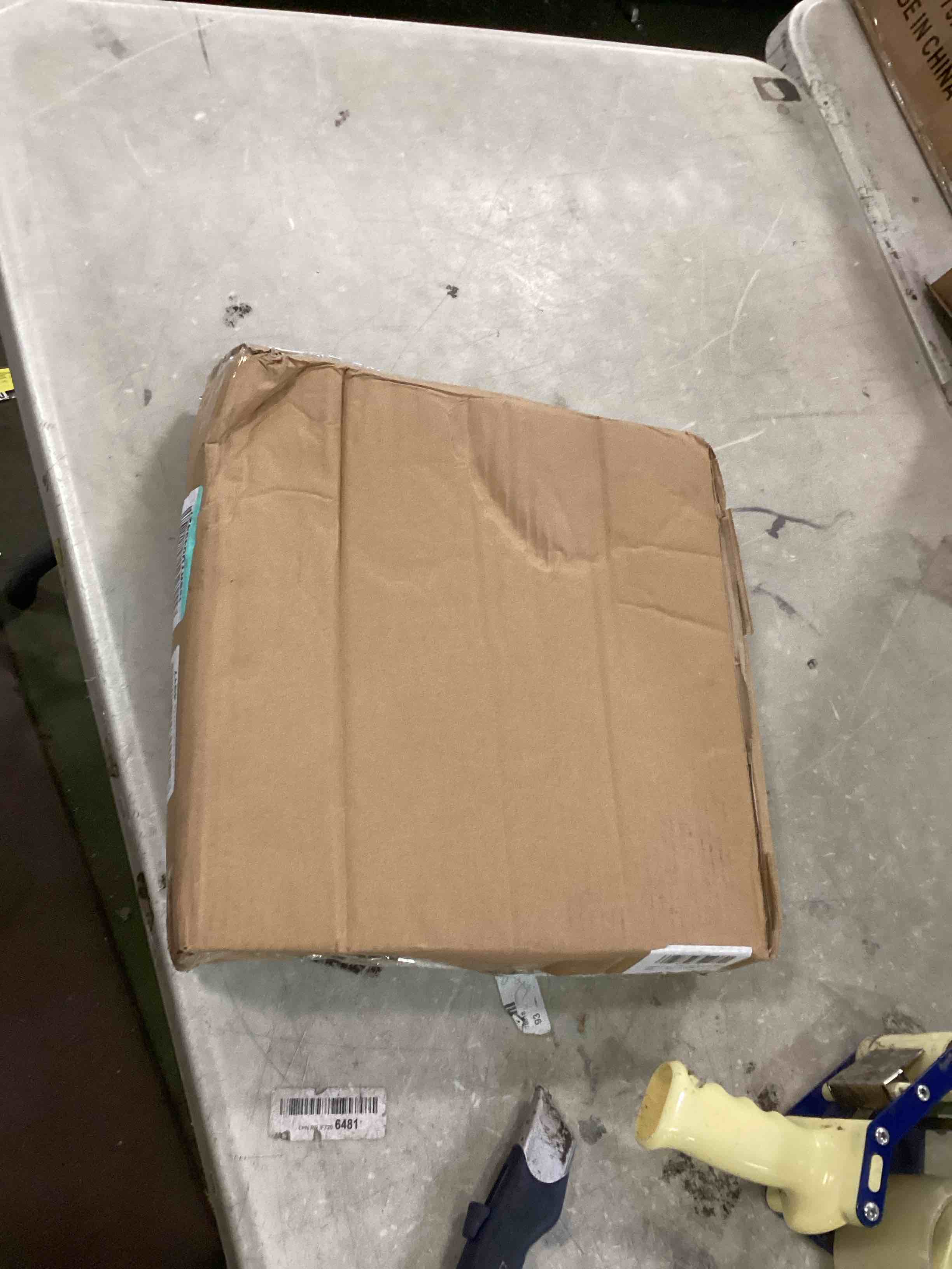 https://s3.amazonaws.com/lotting-images-prod/bidfta/RED5725677_1715260934608.jpeg