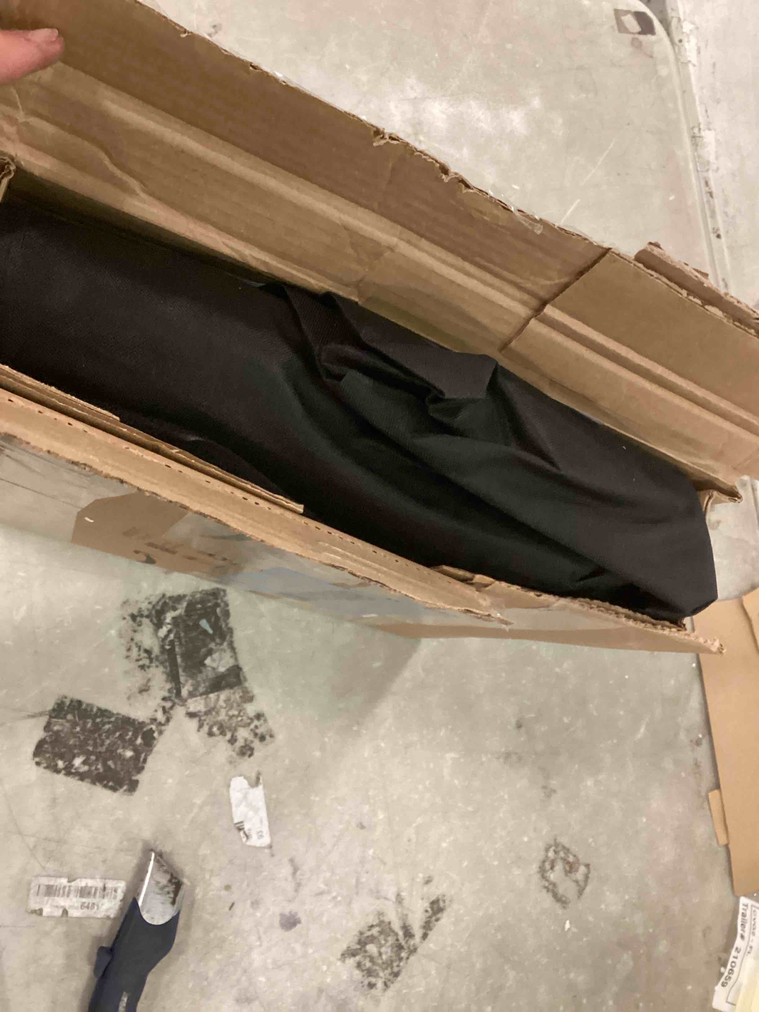 https://s3.amazonaws.com/lotting-images-prod/bidfta/RED5725742_1715269070924.jpeg