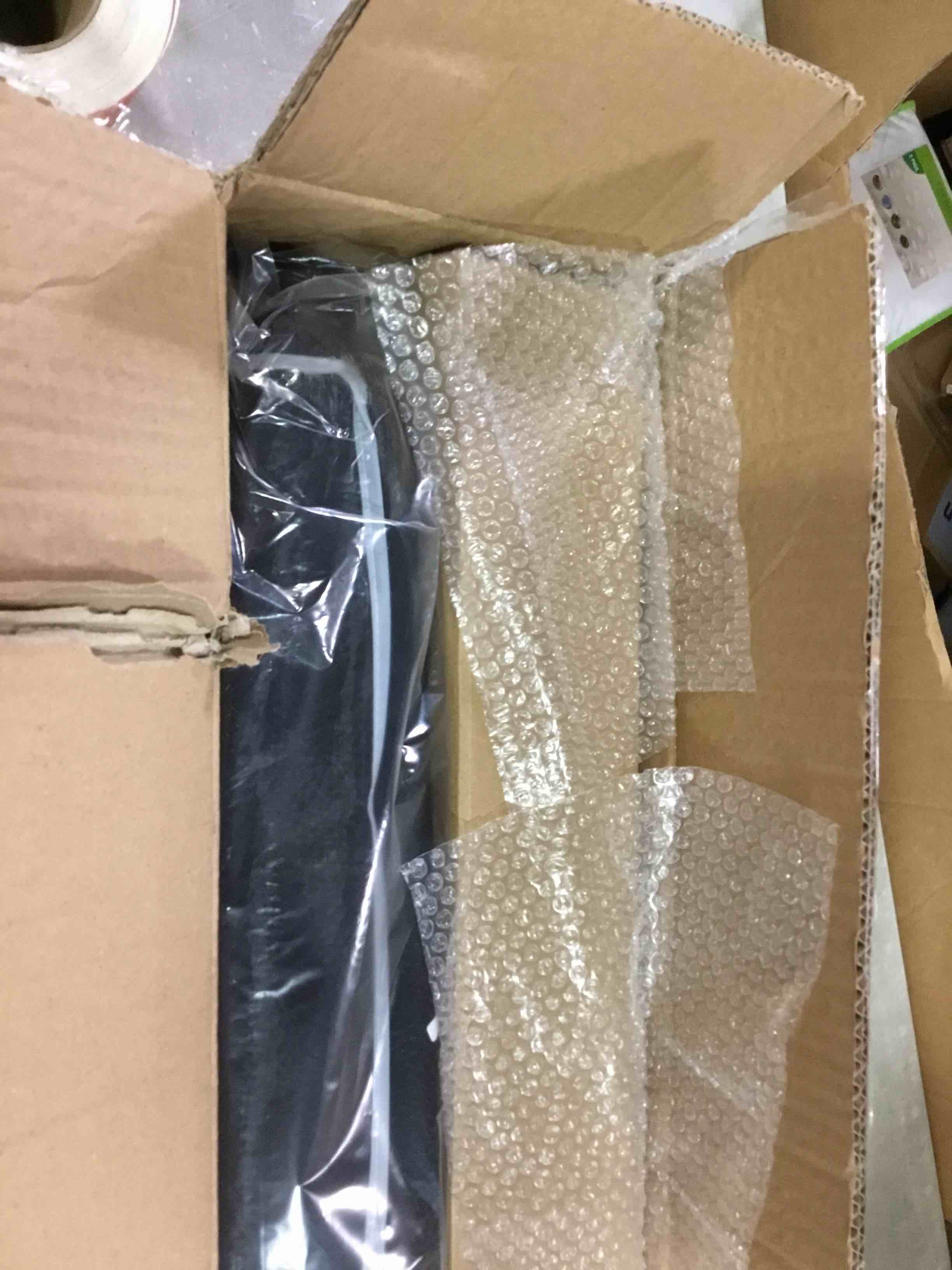 https://s3.amazonaws.com/lotting-images-prod/bidfta/RED5726163_1715175682949.jpeg