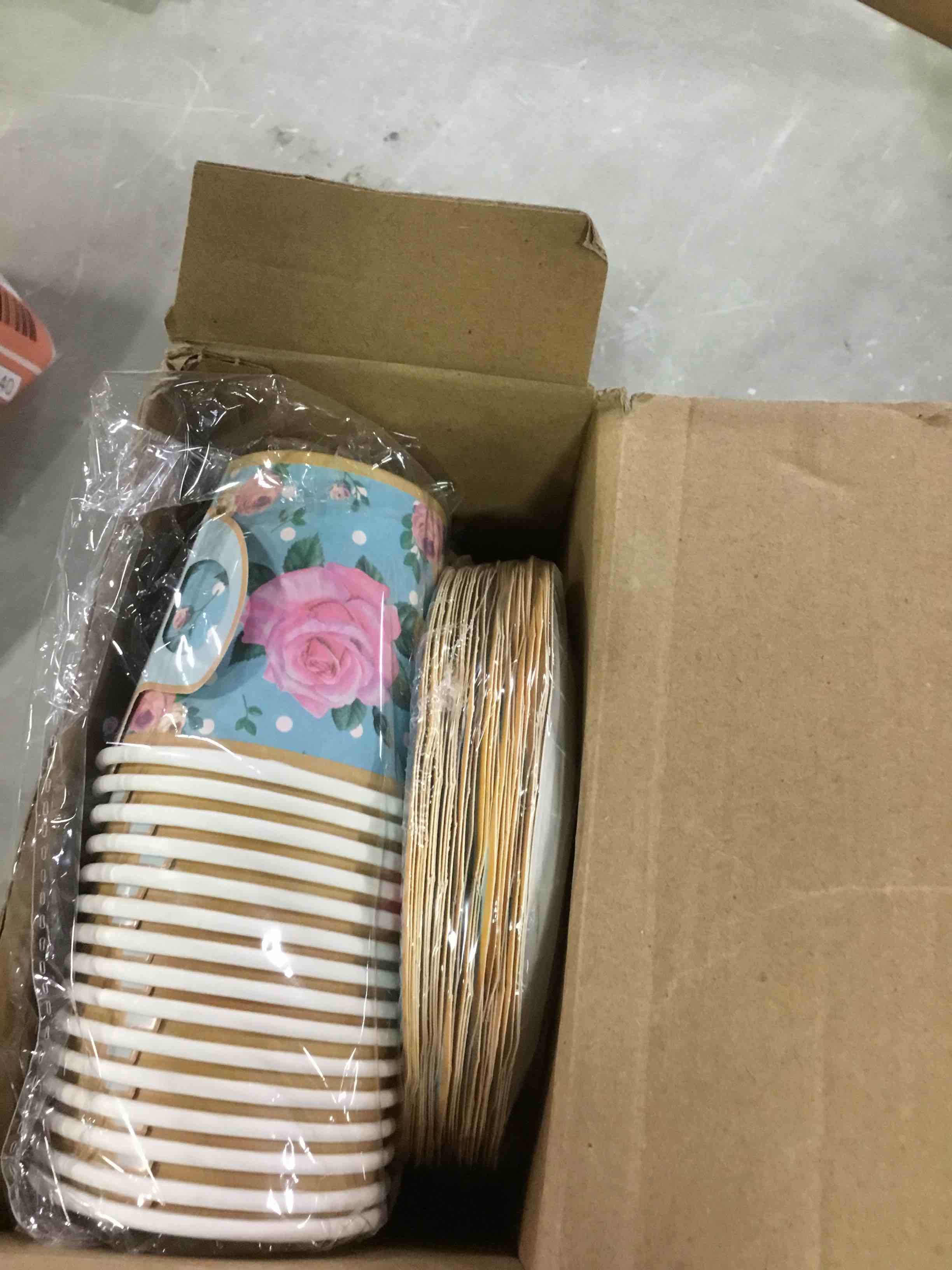 https://s3.amazonaws.com/lotting-images-prod/bidfta/RED5726236_1715183202577.jpeg