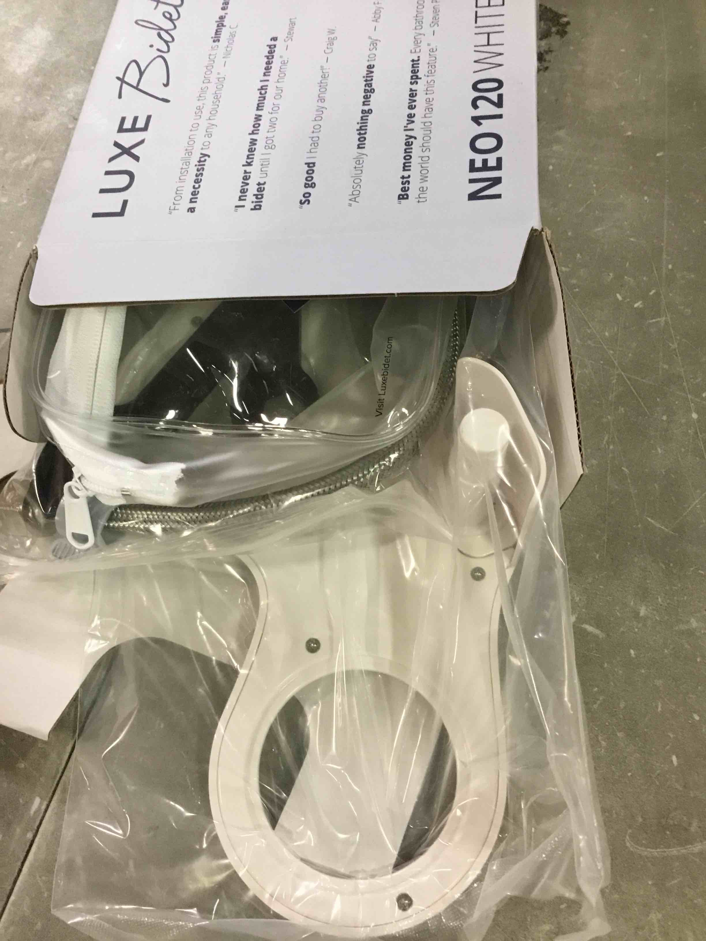 https://s3.amazonaws.com/lotting-images-prod/bidfta/RED5726253_1715186779148.jpeg