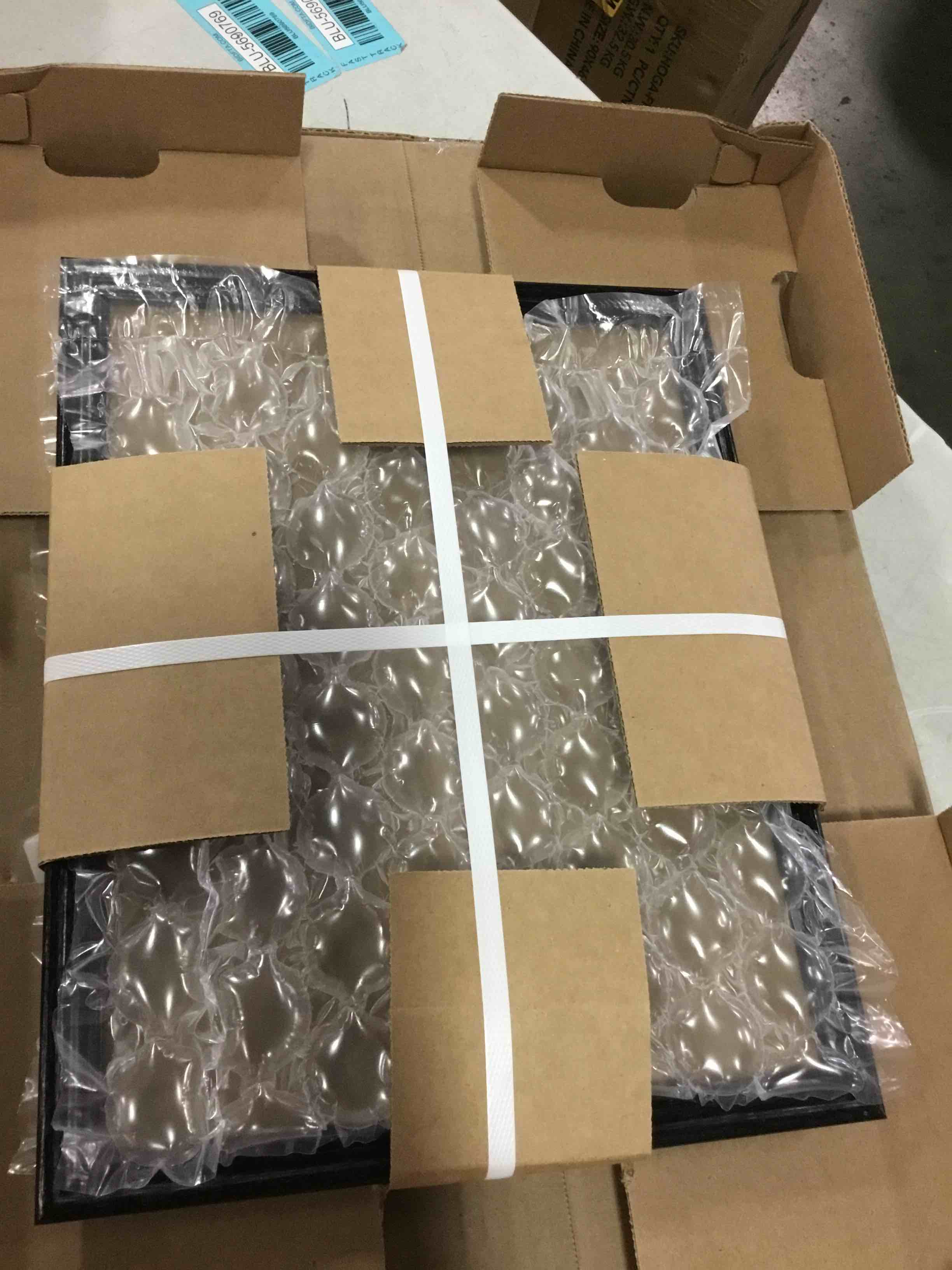 https://s3.amazonaws.com/lotting-images-prod/bidfta/RED5726573_1715361090455.jpeg