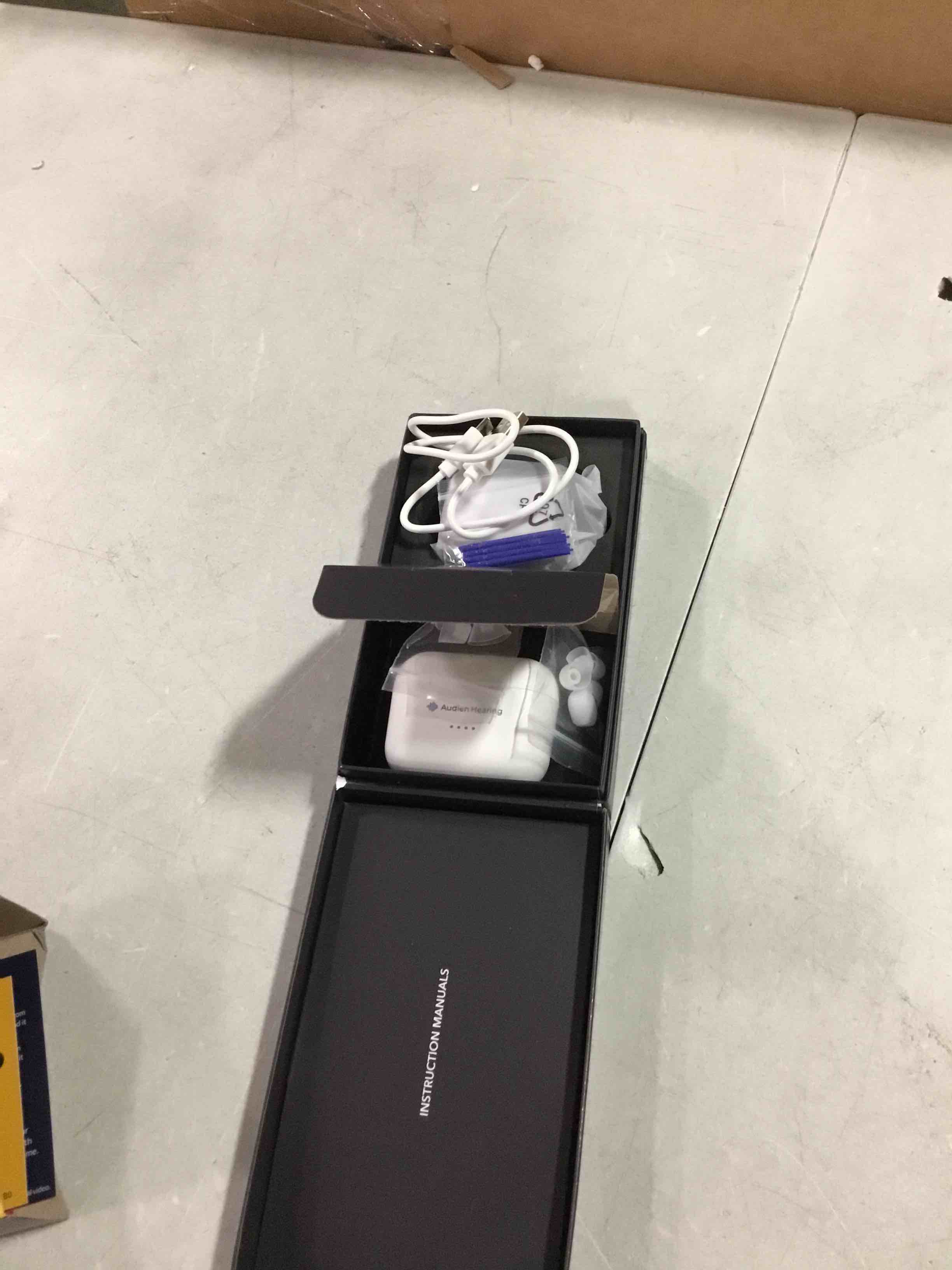https://s3.amazonaws.com/lotting-images-prod/bidfta/RED5726897_1715784763312.jpeg