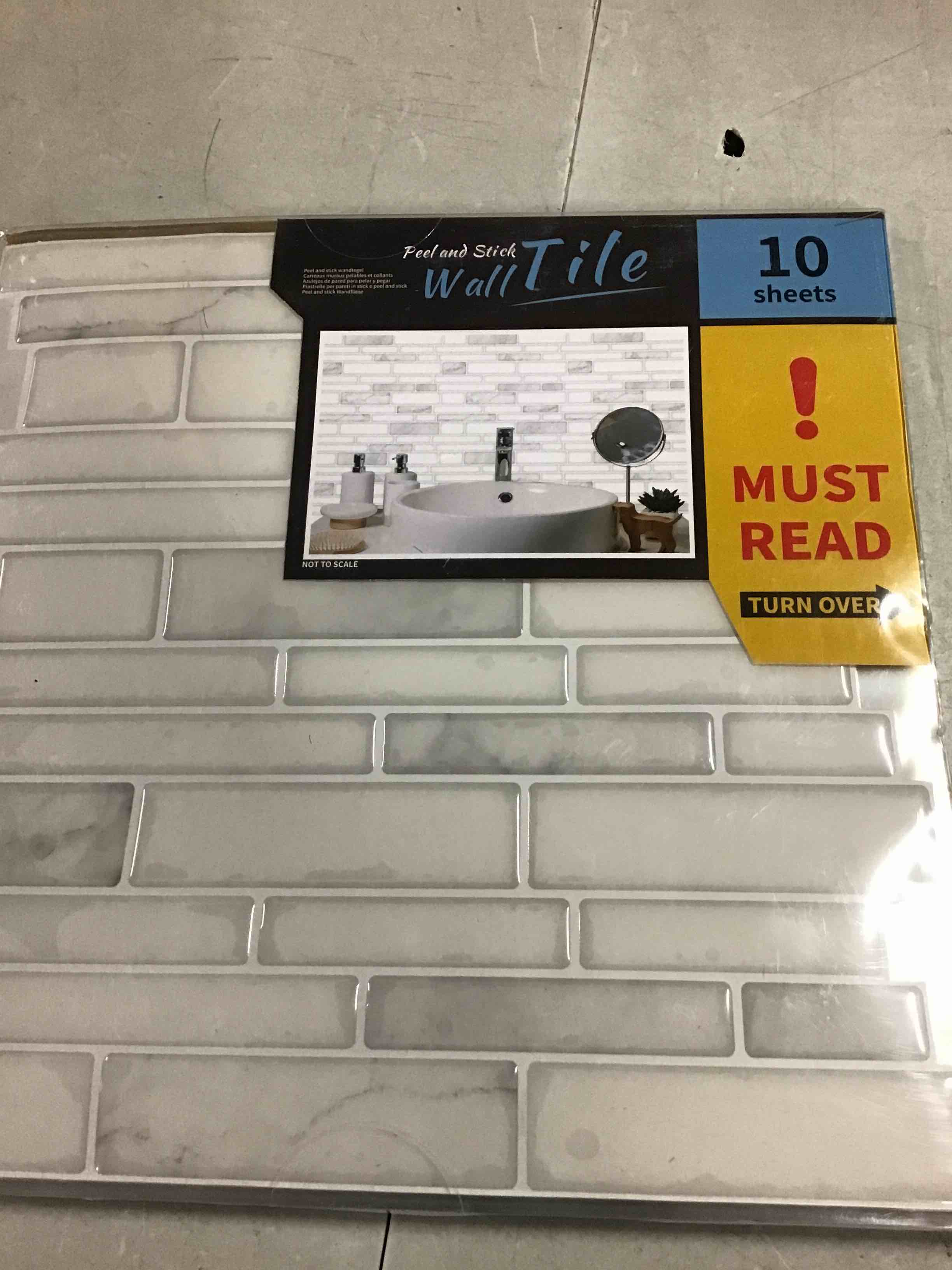 https://s3.amazonaws.com/lotting-images-prod/bidfta/RED5727052_1715804143937.jpeg