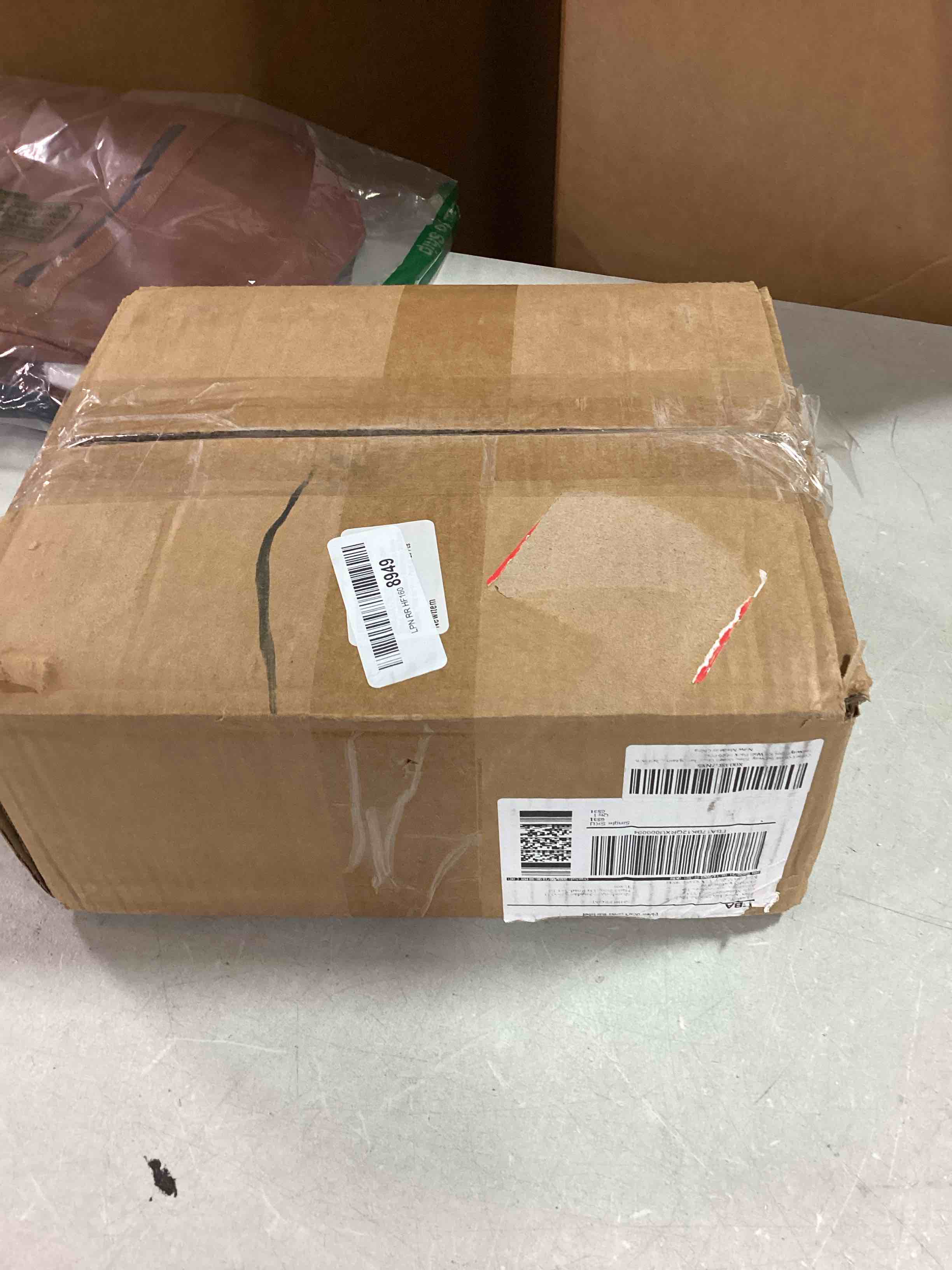 https://s3.amazonaws.com/lotting-images-prod/bidfta/RED5727105_1715866604311.jpeg