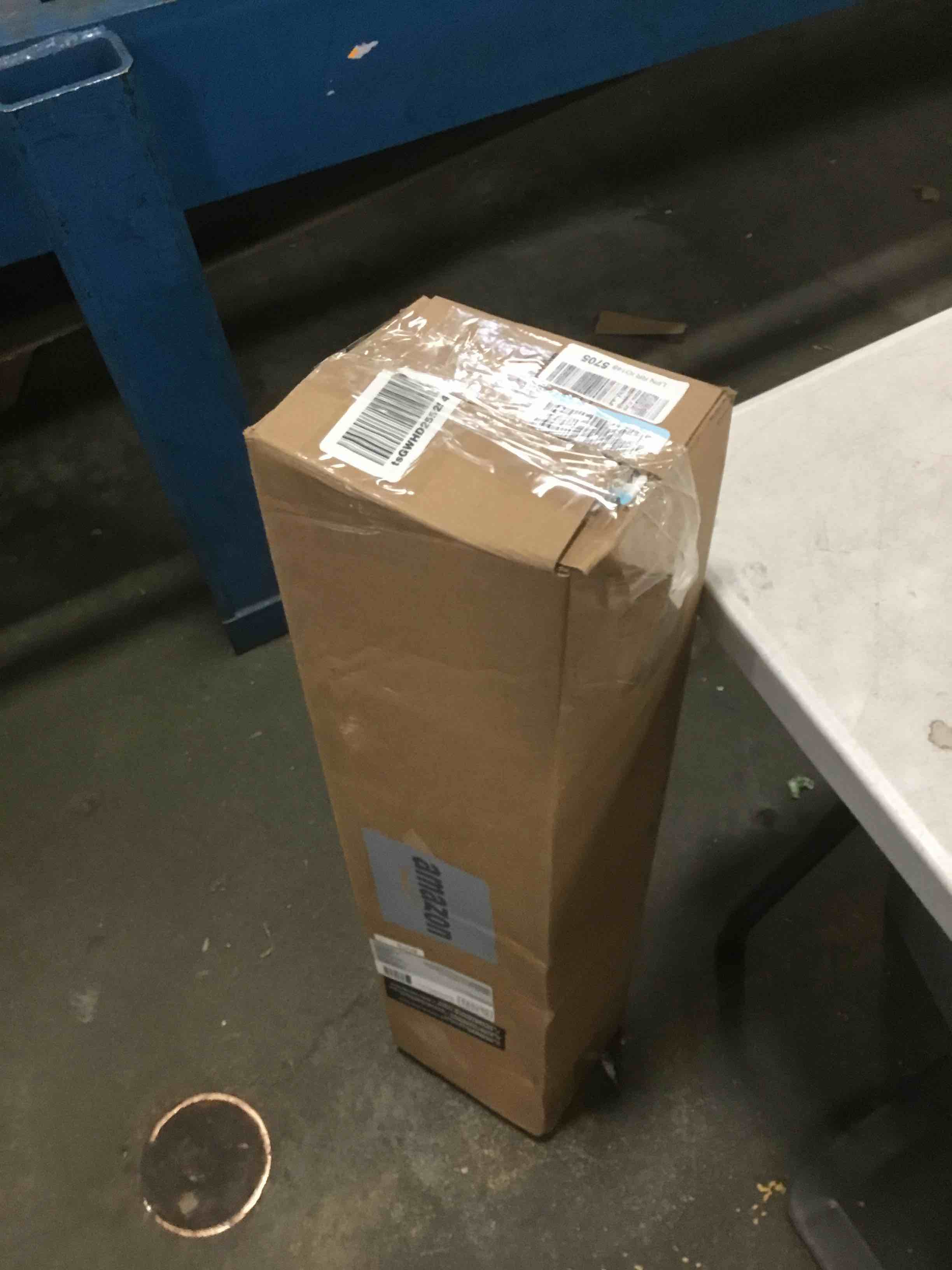 https://s3.amazonaws.com/lotting-images-prod/bidfta/RED5727514_1715694799795.jpeg