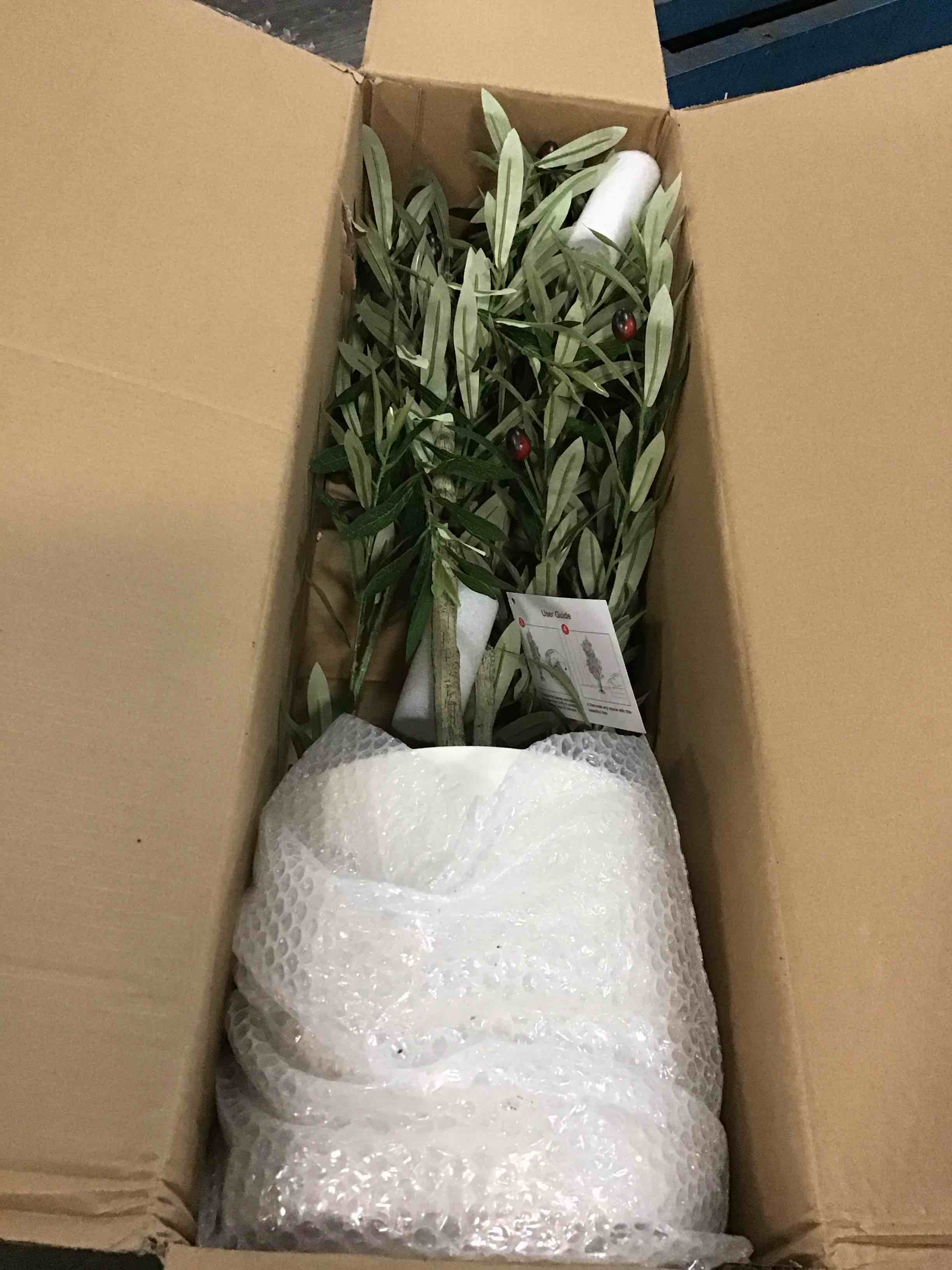 https://s3.amazonaws.com/lotting-images-prod/bidfta/RED5728307_1715948857919.jpeg