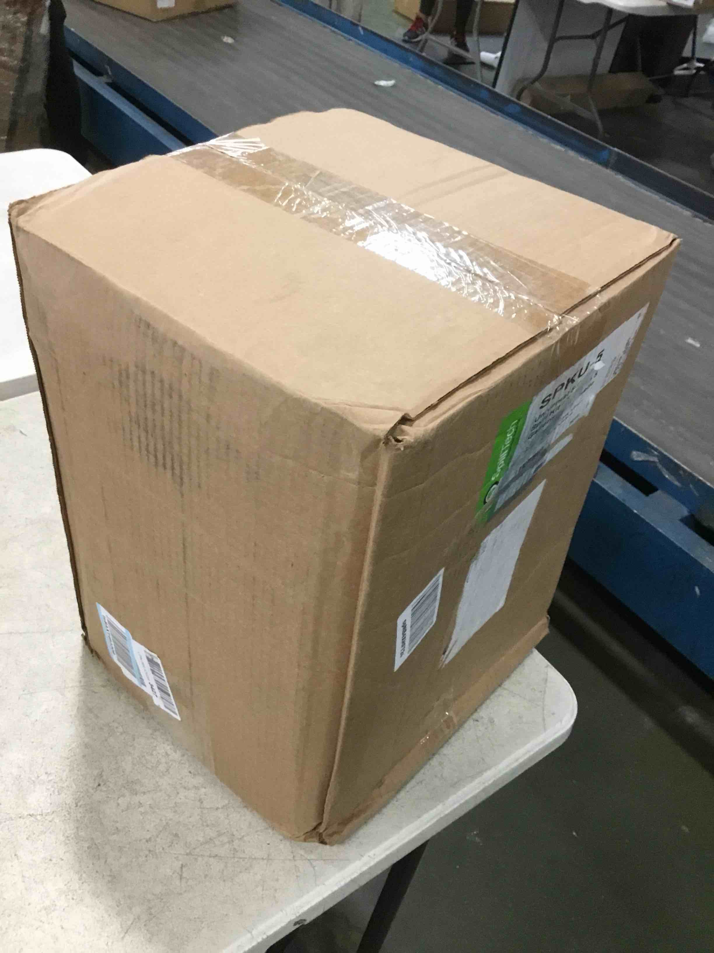 https://s3.amazonaws.com/lotting-images-prod/bidfta/RED5728464_1716206948976.jpeg
