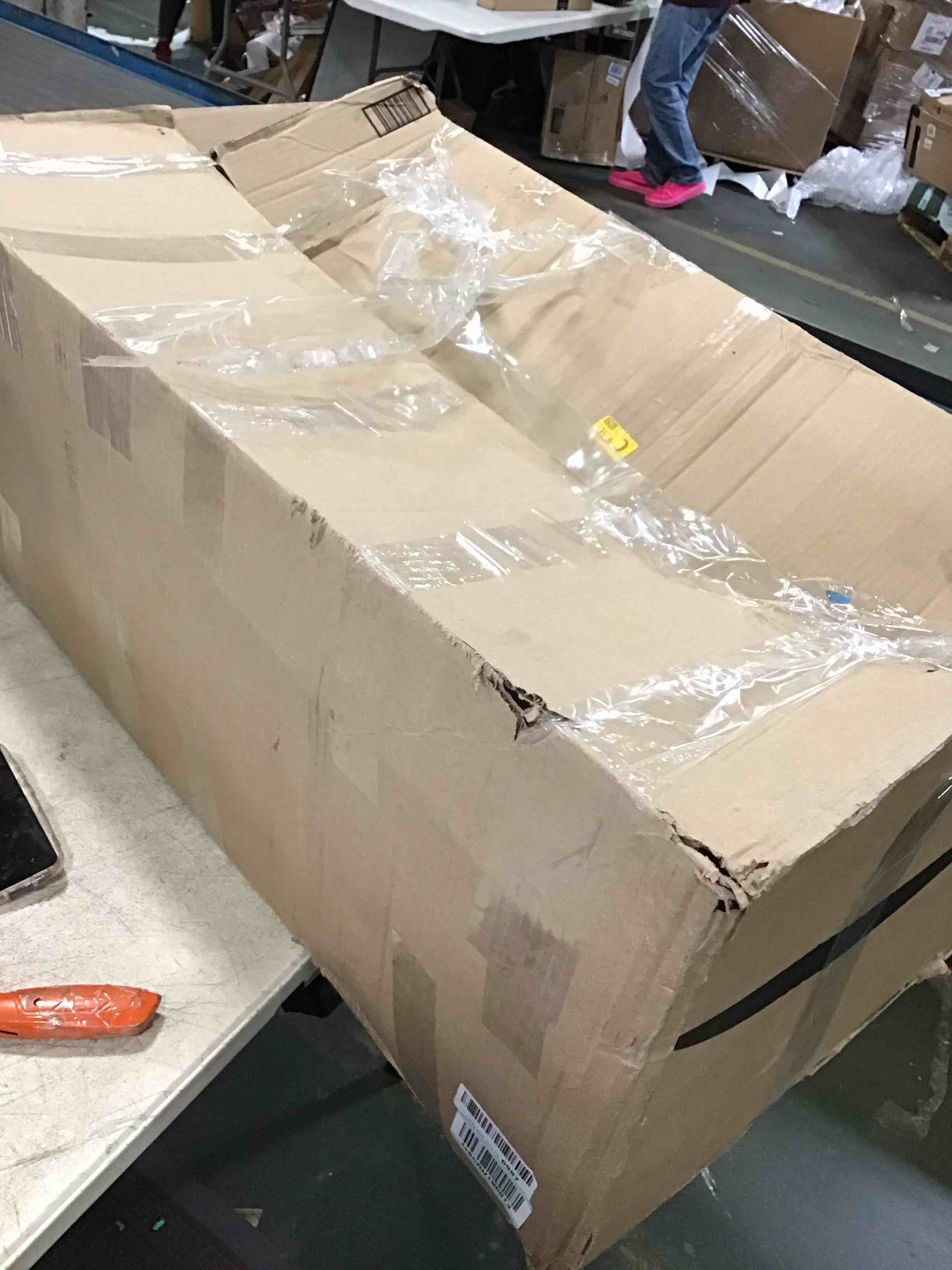 https://s3.amazonaws.com/lotting-images-prod/bidfta/RED5728597_1716227646712.jpeg