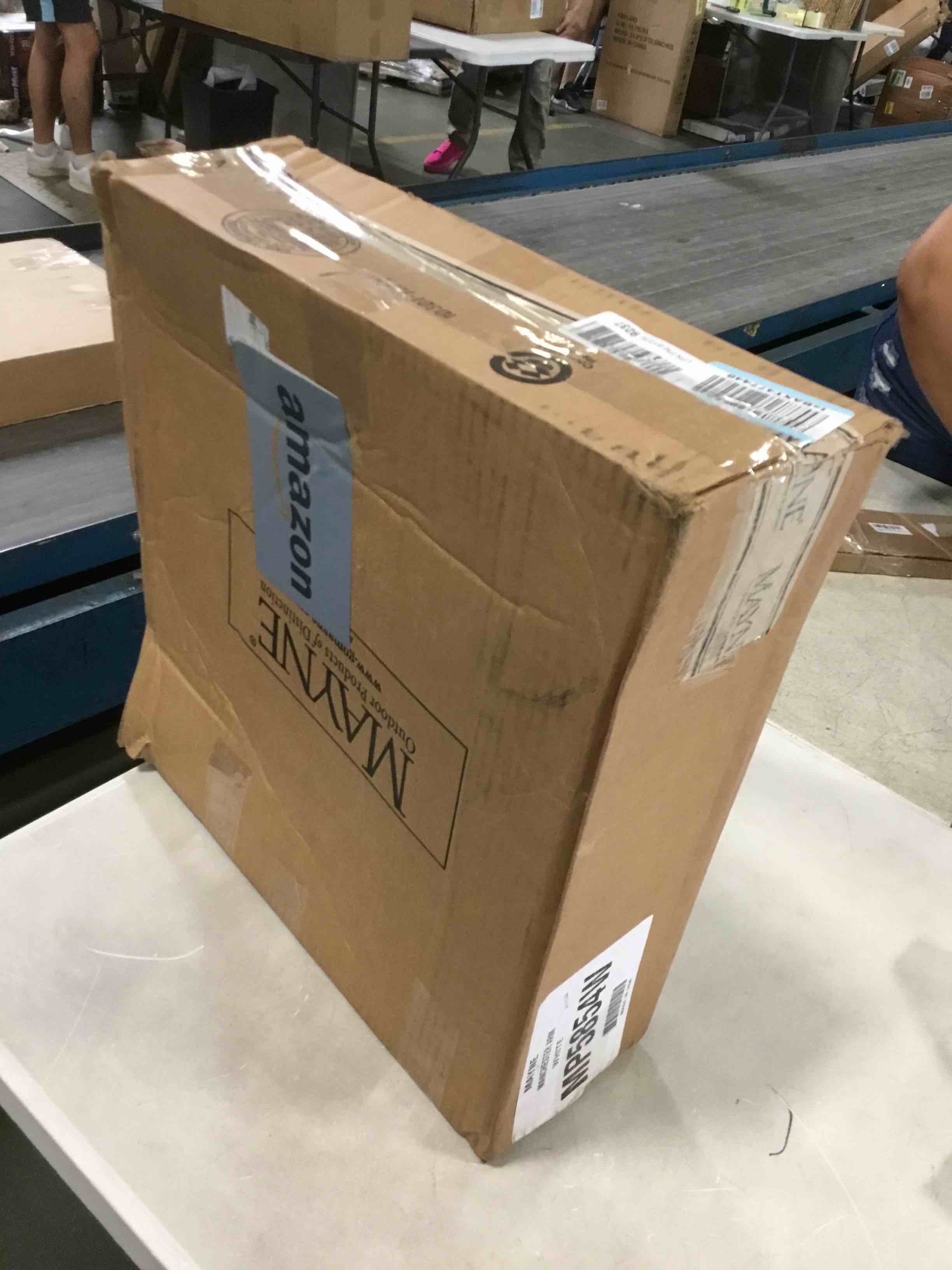 https://s3.amazonaws.com/lotting-images-prod/bidfta/RED5728863_1716314476321.jpeg