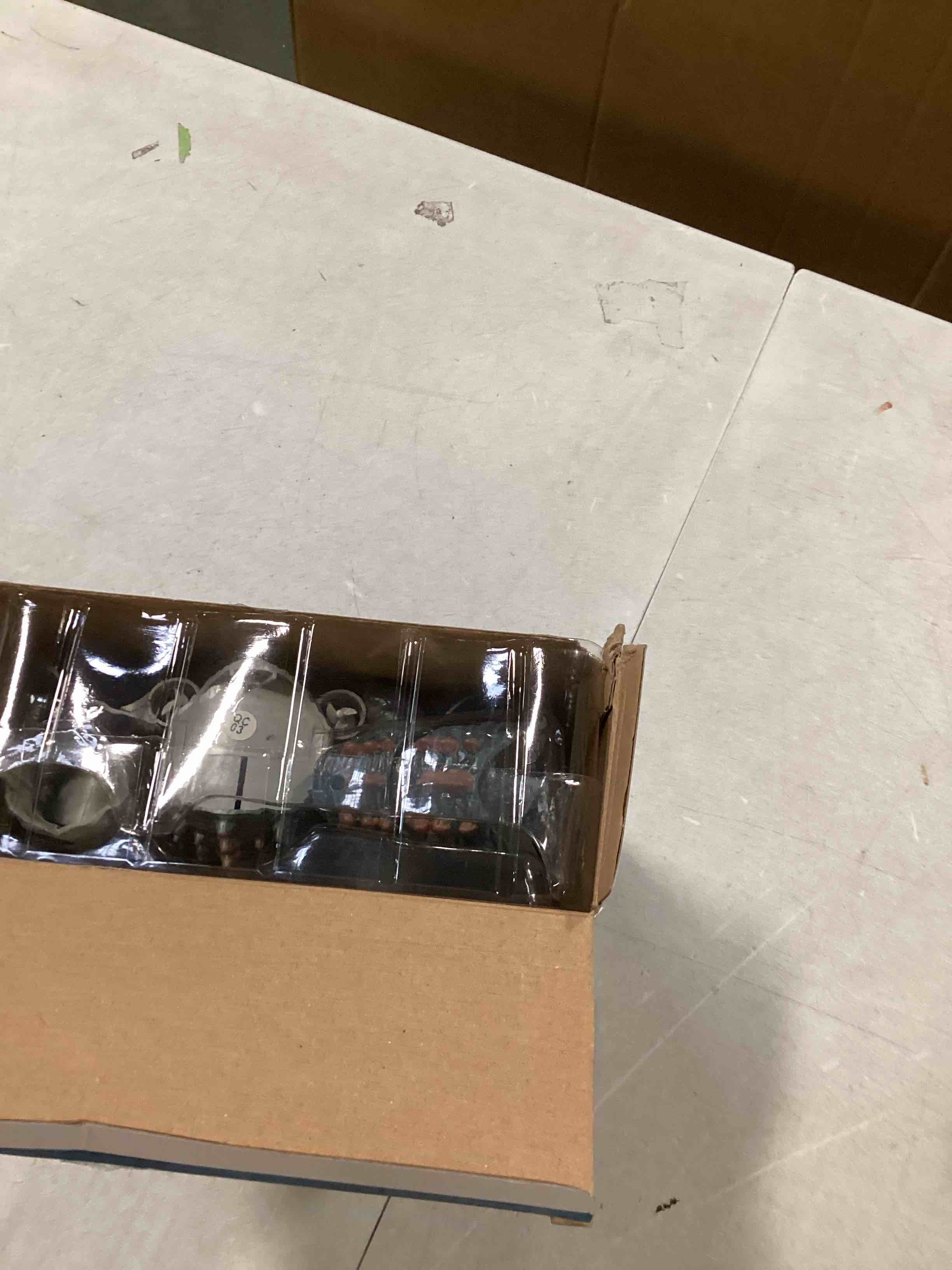 https://s3.amazonaws.com/lotting-images-prod/bidfta/RED5728964_1715085261765.jpeg