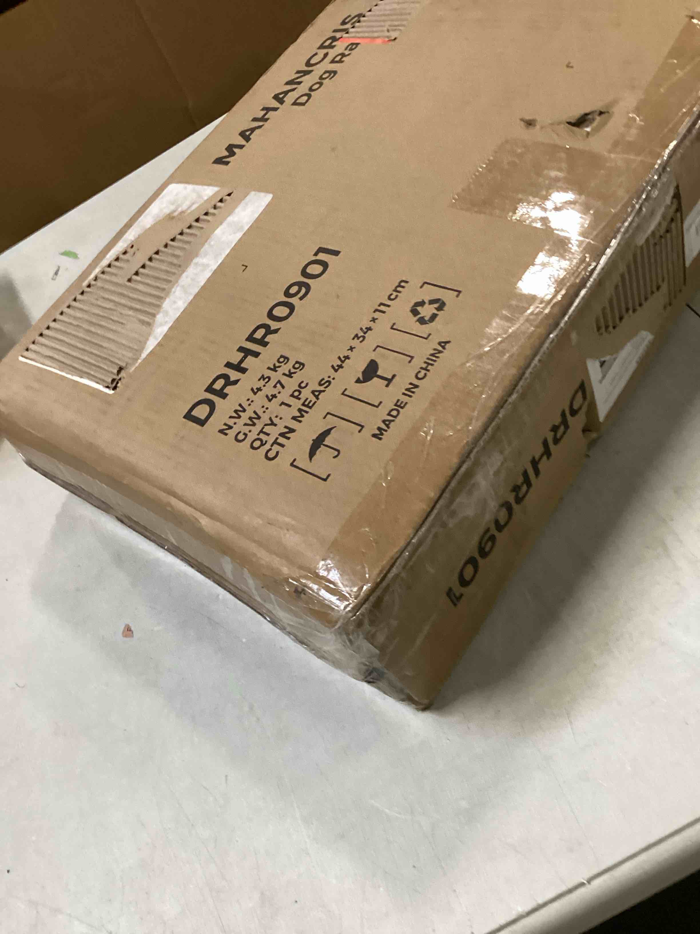 https://s3.amazonaws.com/lotting-images-prod/bidfta/RED5729000_1715088273375.jpeg