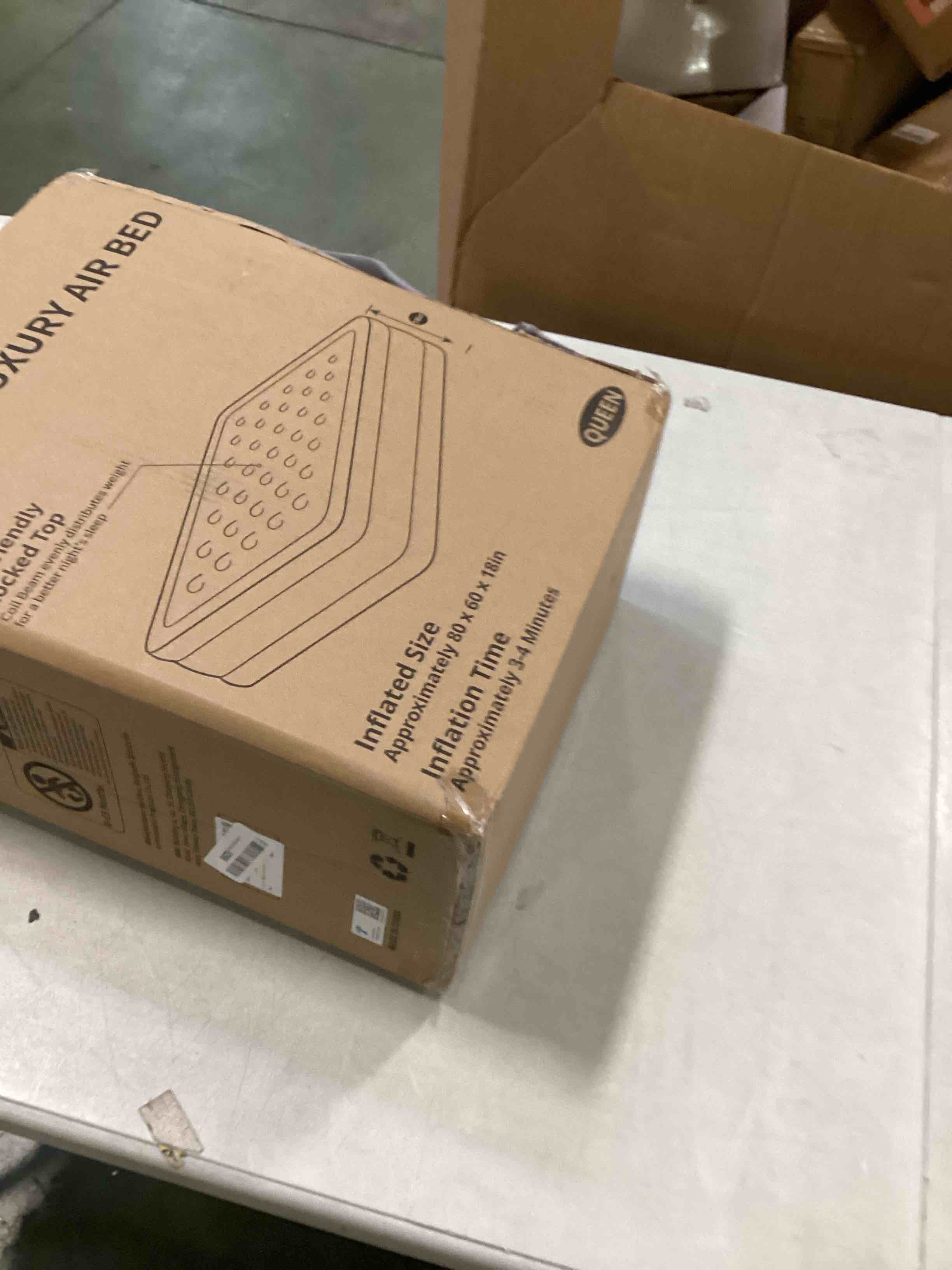 https://s3.amazonaws.com/lotting-images-prod/bidfta/RED5729020_1715091531704.jpeg
