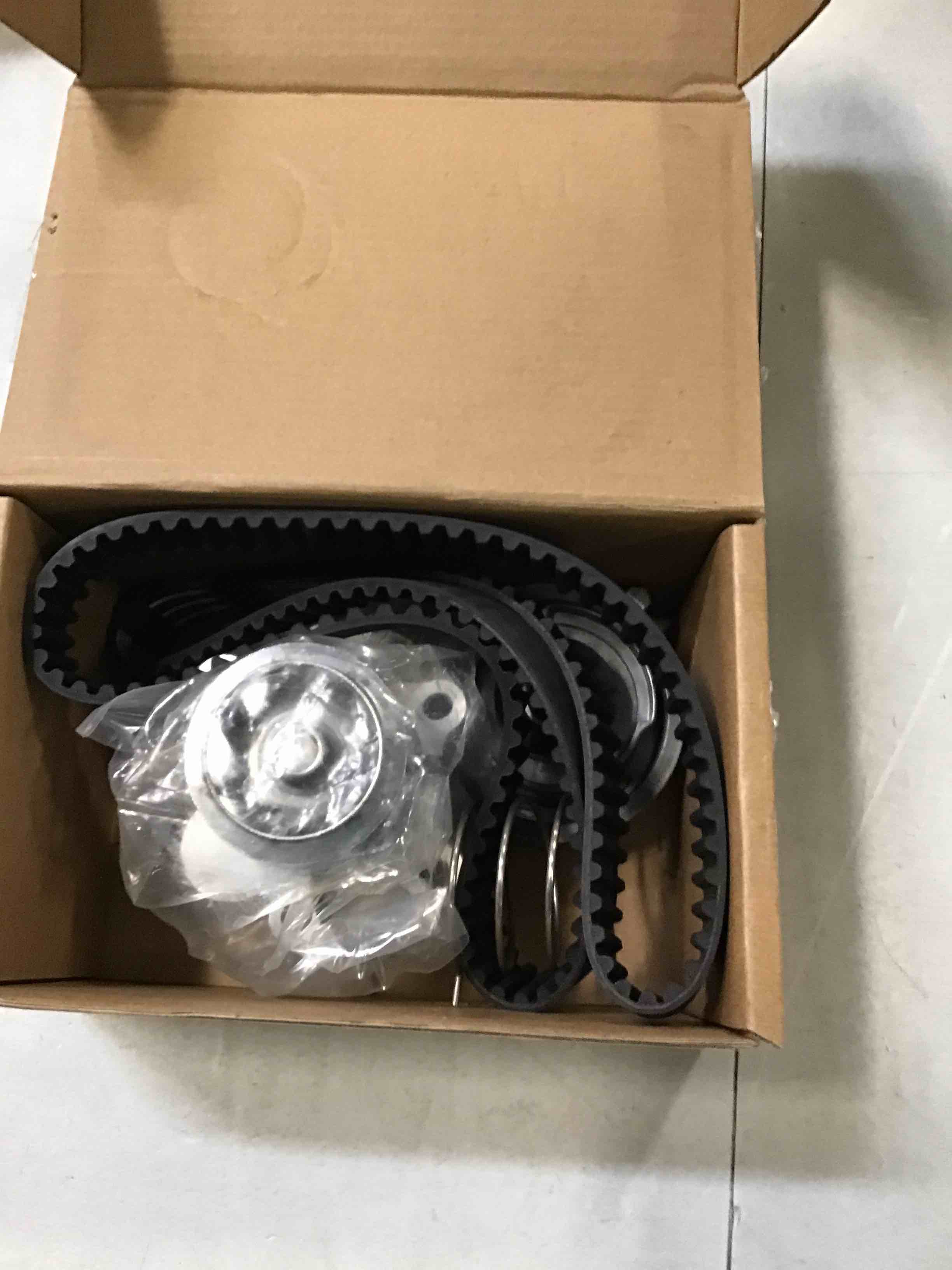 https://s3.amazonaws.com/lotting-images-prod/bidfta/RED5729152_1715173807816.jpeg