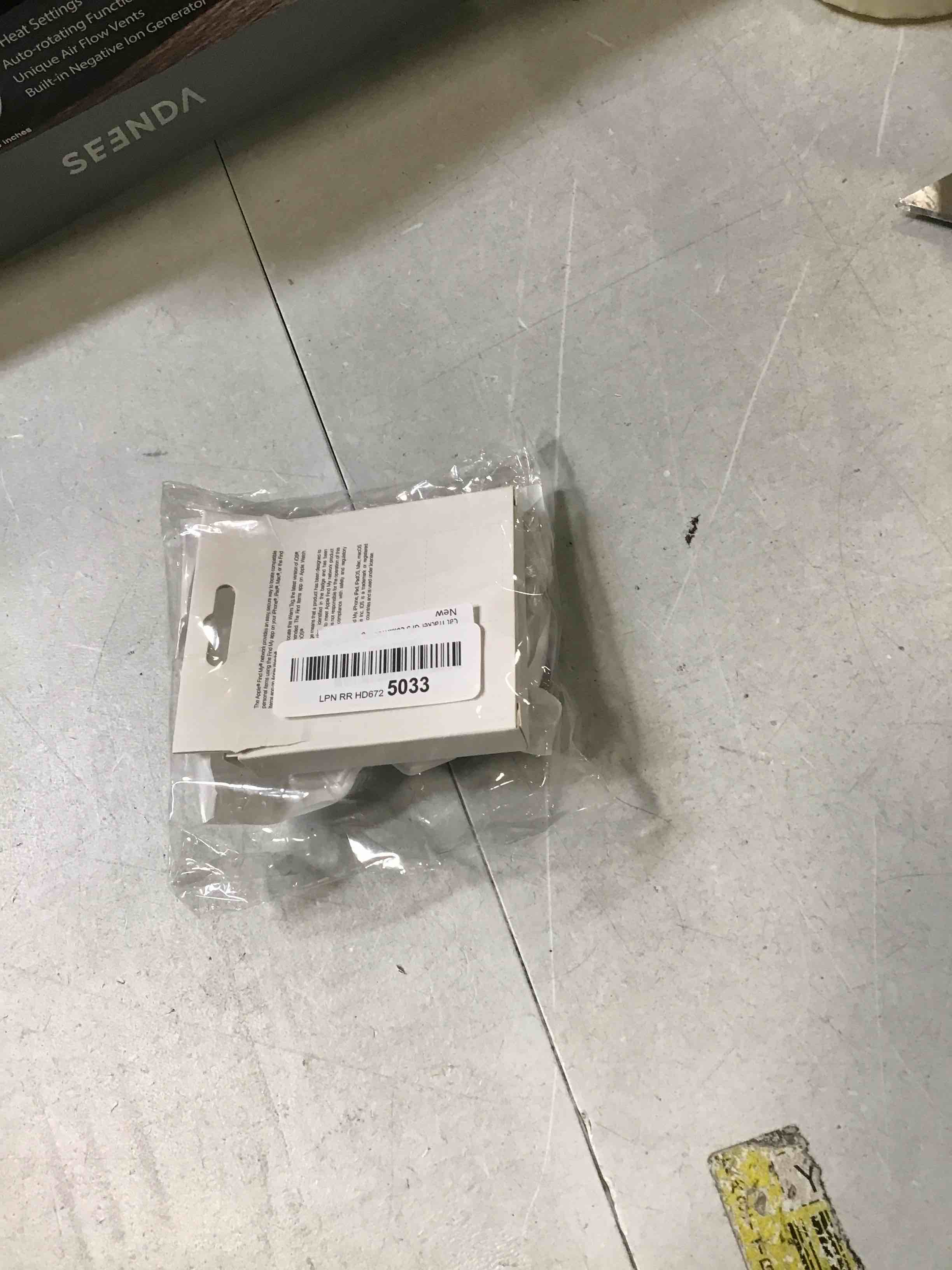 https://s3.amazonaws.com/lotting-images-prod/bidfta/RED5729194_1715179236905.jpeg