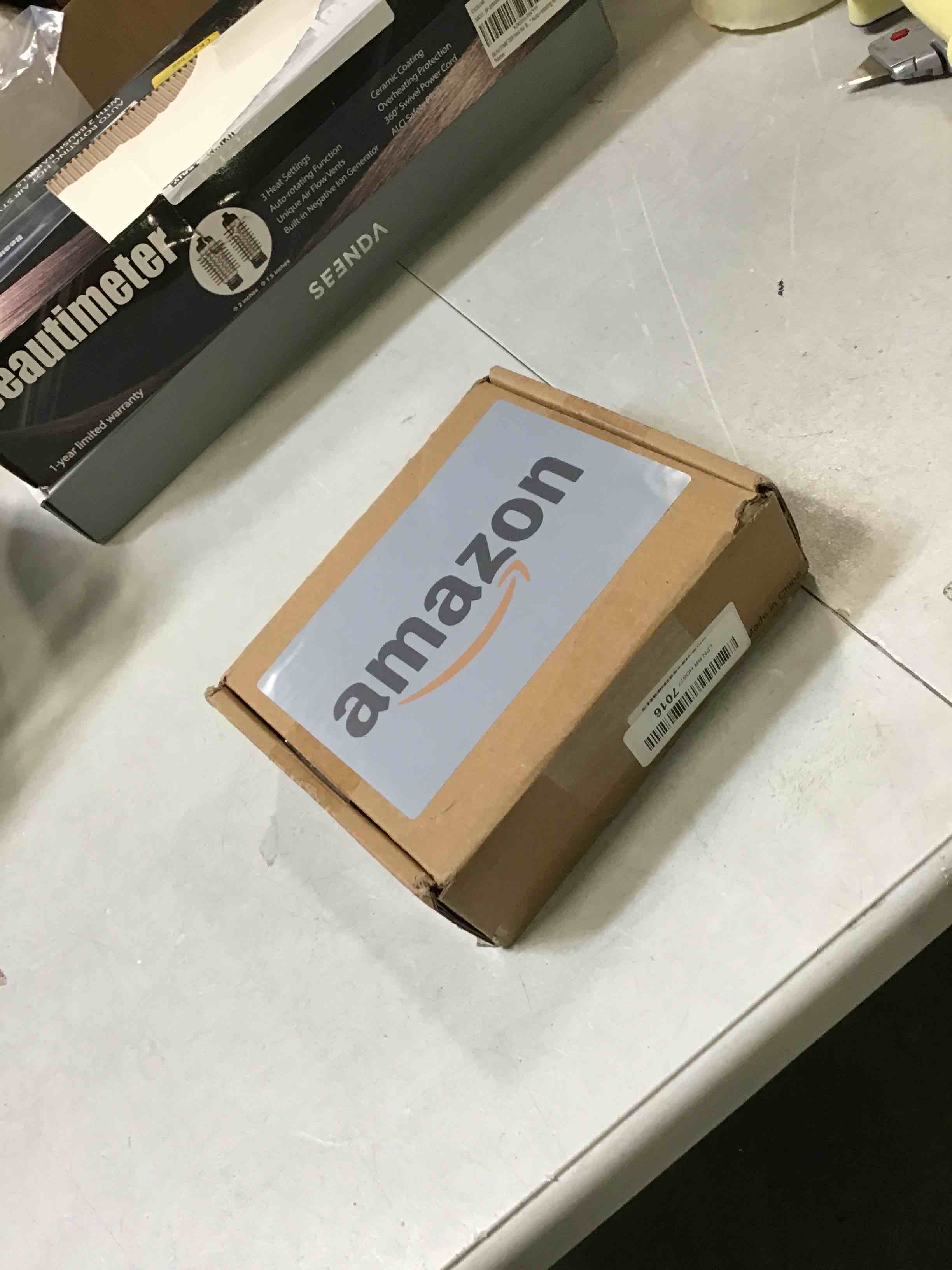 https://s3.amazonaws.com/lotting-images-prod/bidfta/RED5729196_1715179356734.jpeg