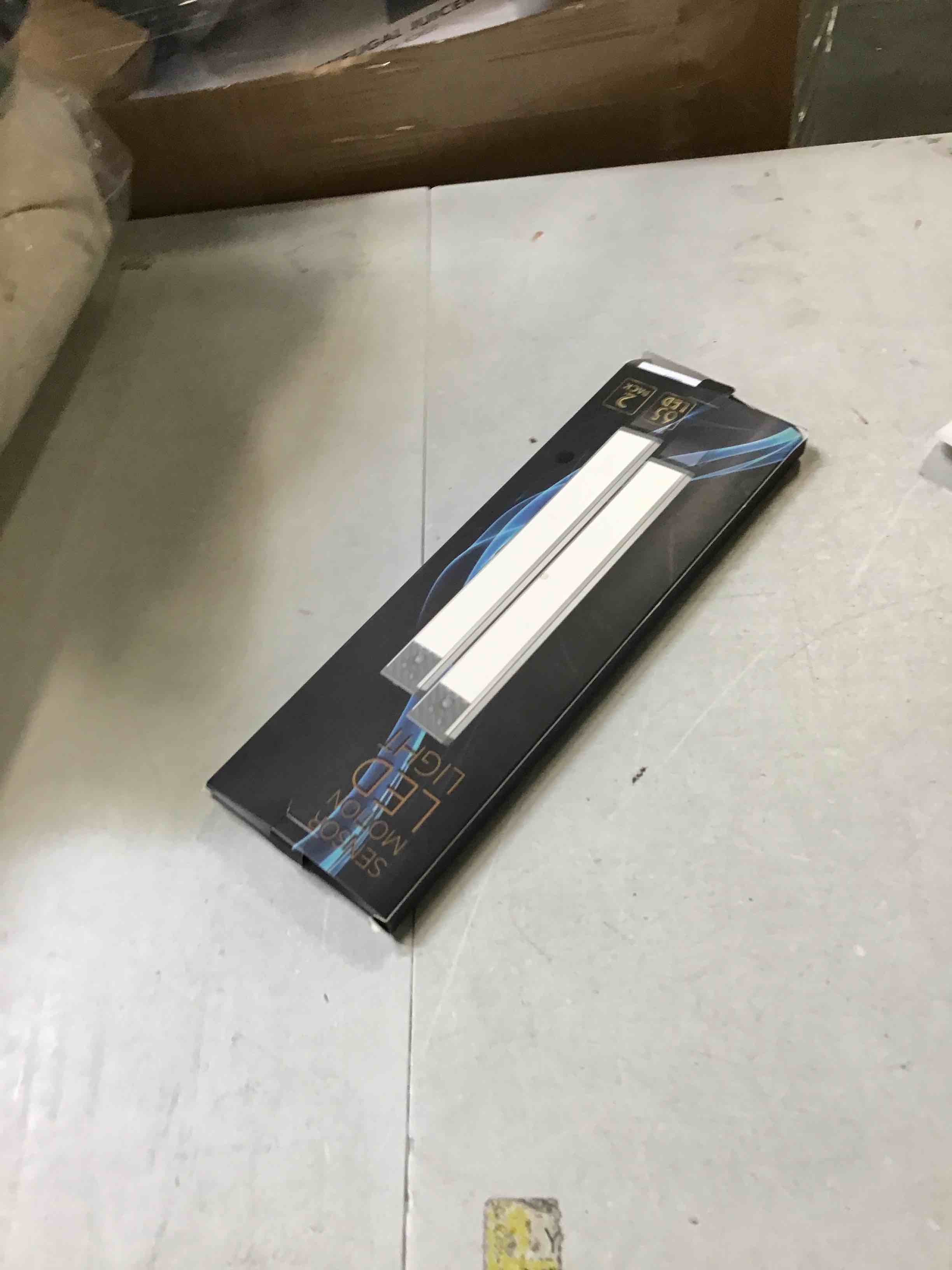 https://s3.amazonaws.com/lotting-images-prod/bidfta/RED5729277_1715190067598.jpeg