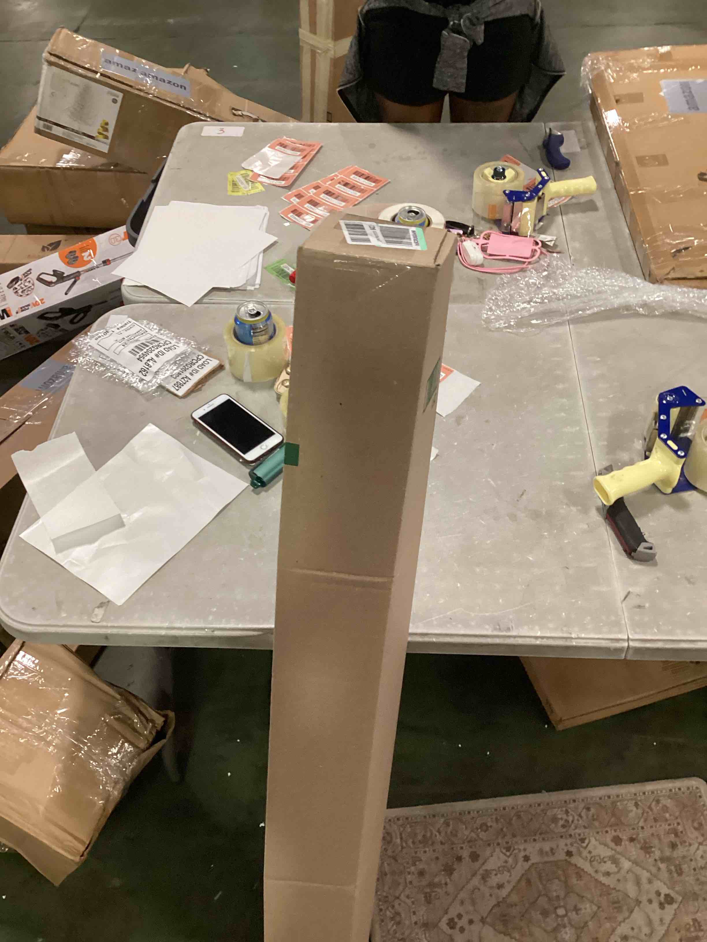 https://s3.amazonaws.com/lotting-images-prod/bidfta/RED5729383_1715262149851.jpeg