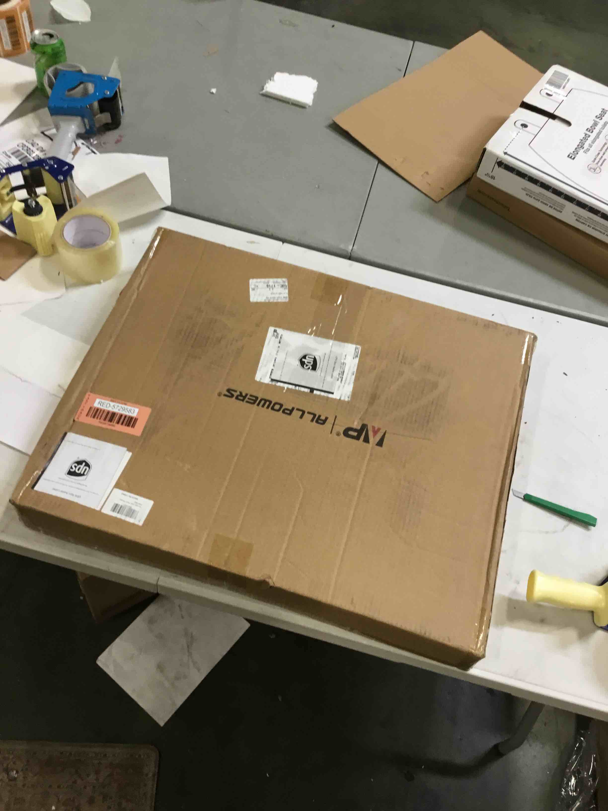 https://s3.amazonaws.com/lotting-images-prod/bidfta/RED5729583_1715359229937.jpeg
