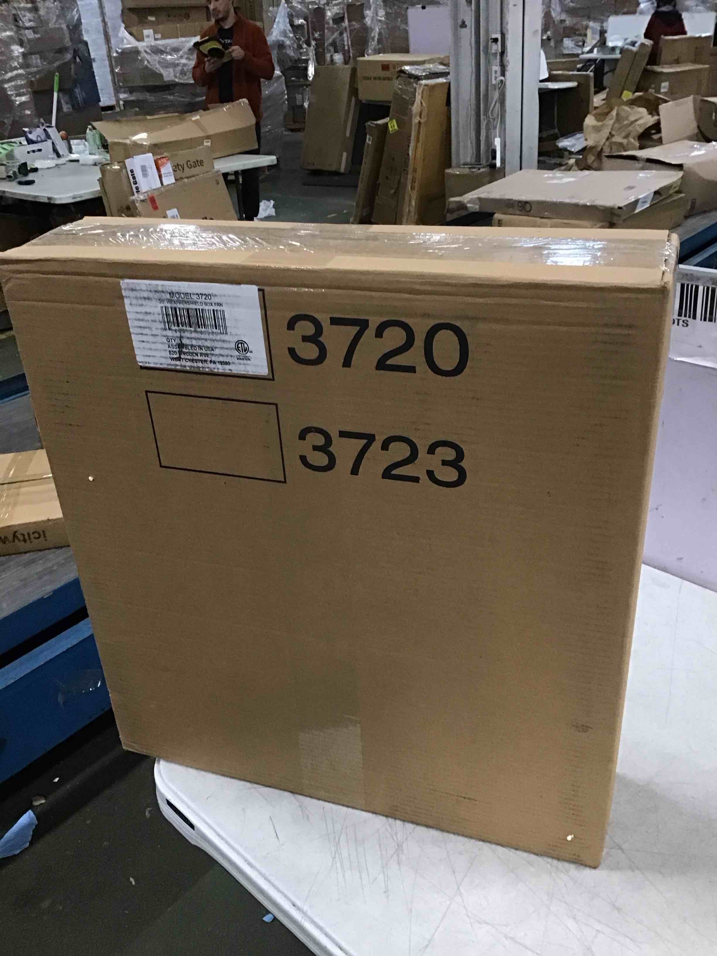 https://s3.amazonaws.com/lotting-images-prod/bidfta/RED5732022_1704831968018.jpeg
