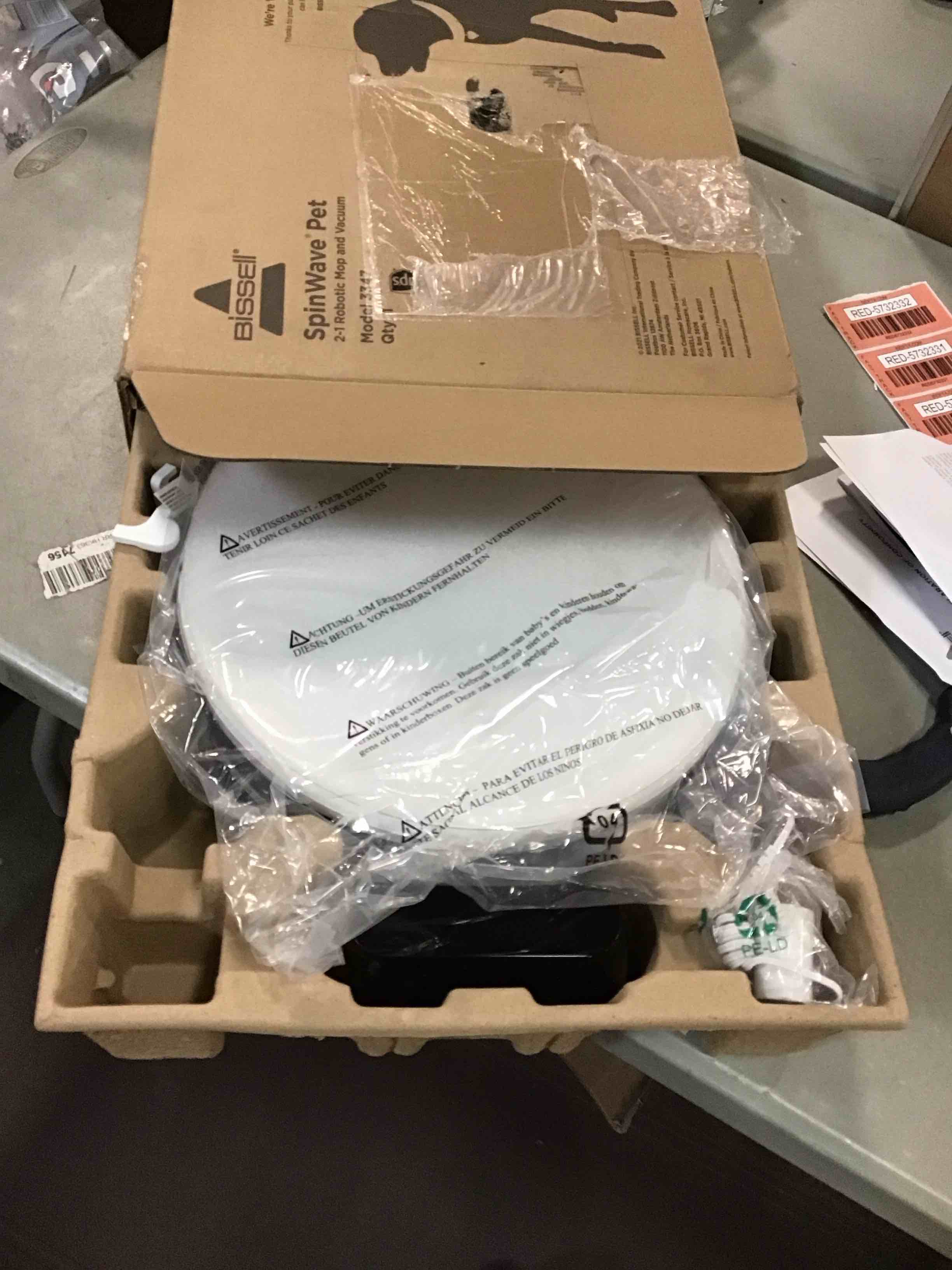 https://s3.amazonaws.com/lotting-images-prod/bidfta/RED5732325_1704975435039.jpeg