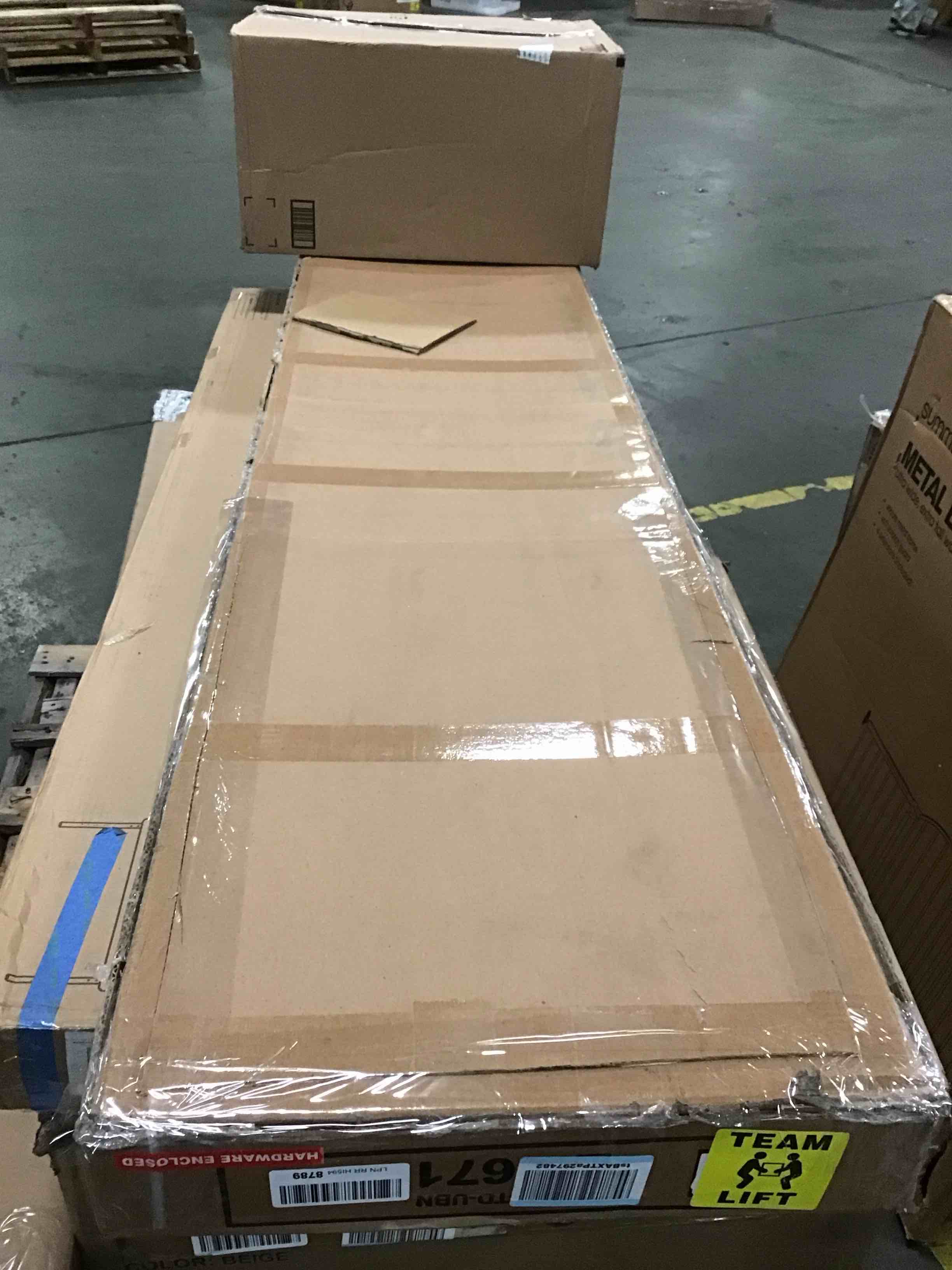 https://s3.amazonaws.com/lotting-images-prod/bidfta/RED5732599_1705065753212.jpeg