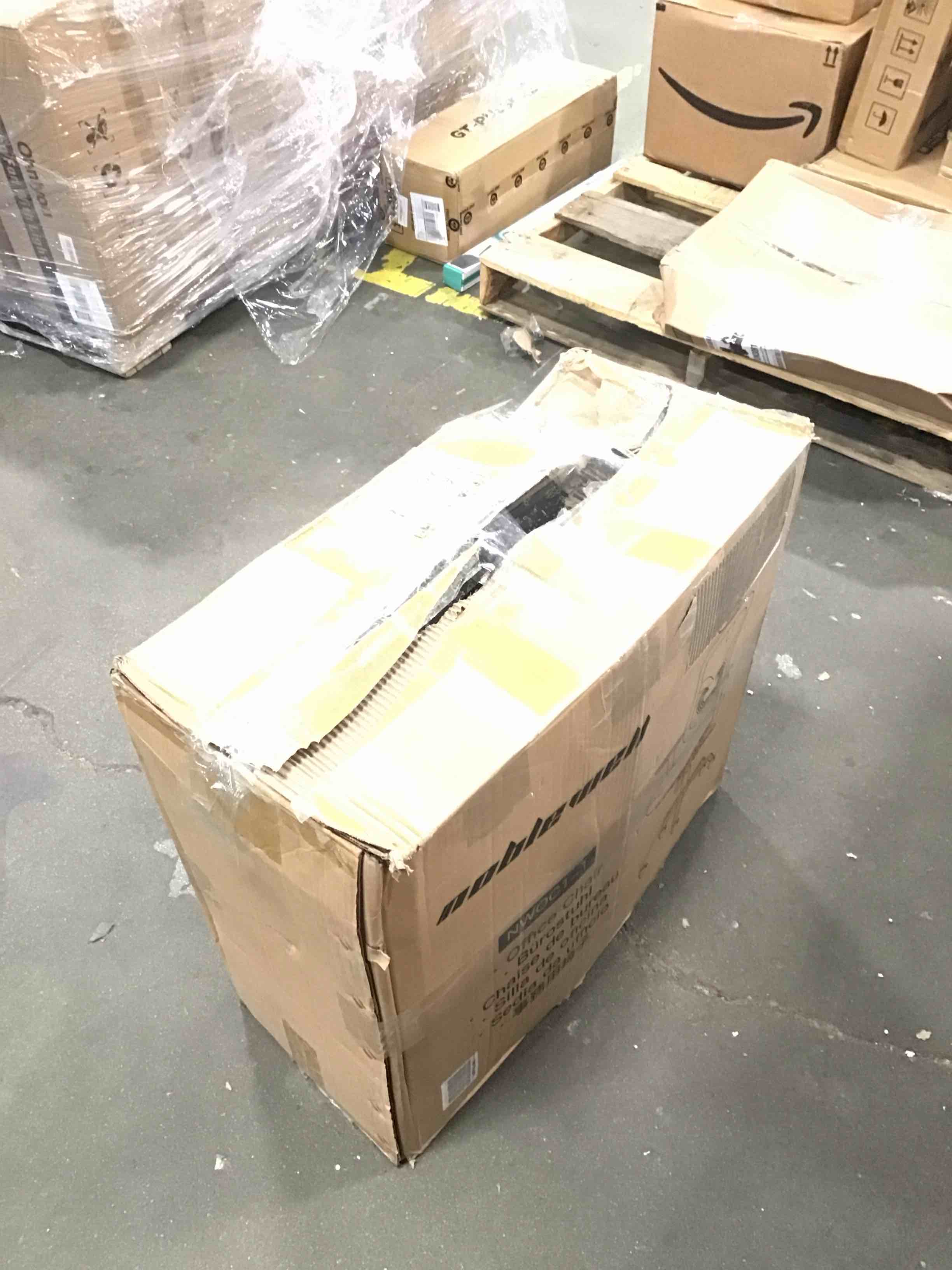 https://s3.amazonaws.com/lotting-images-prod/bidfta/RED5733167_1705420106627.jpeg
