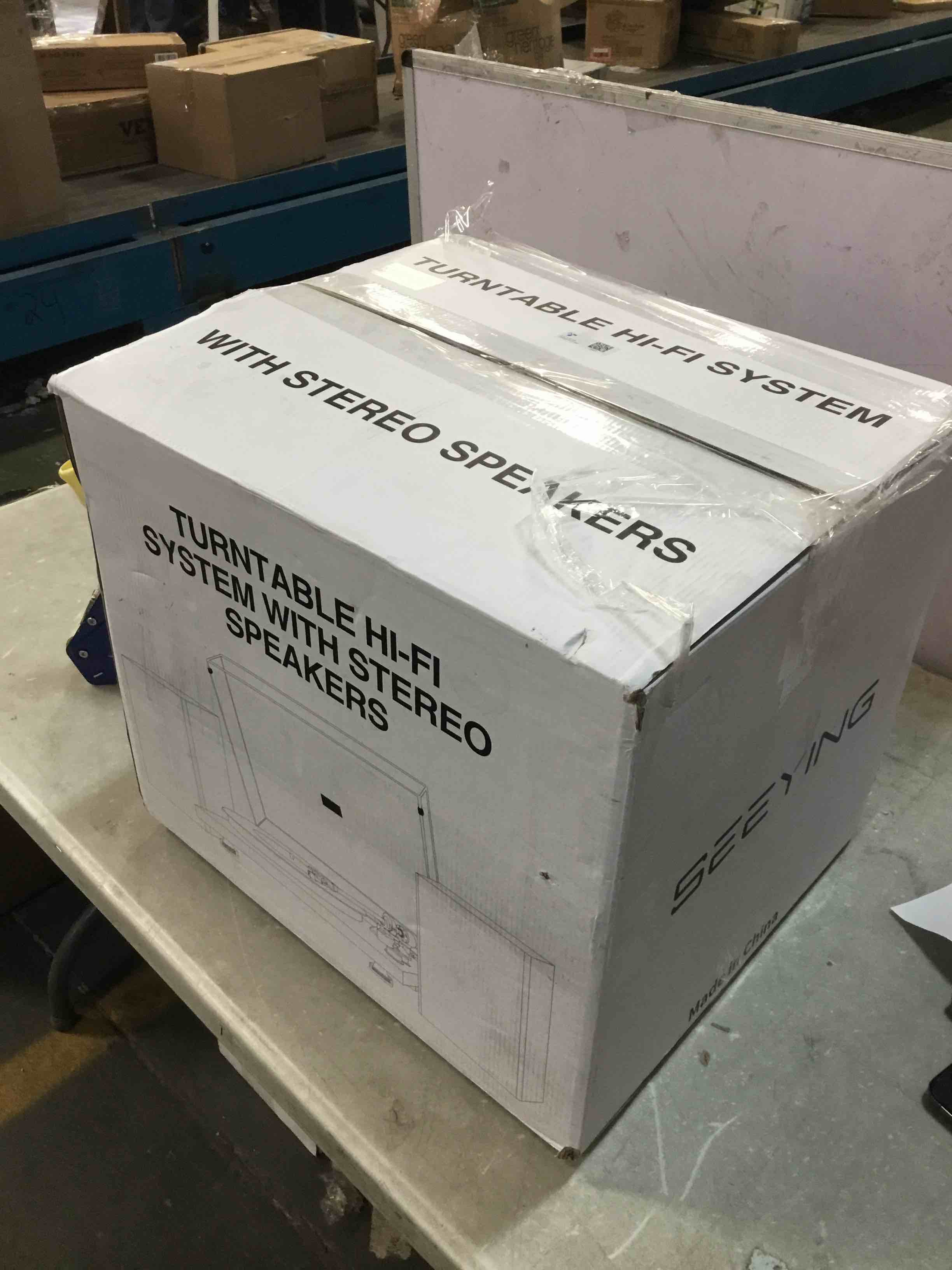 https://s3.amazonaws.com/lotting-images-prod/bidfta/RED5733824_1705766312382.jpeg