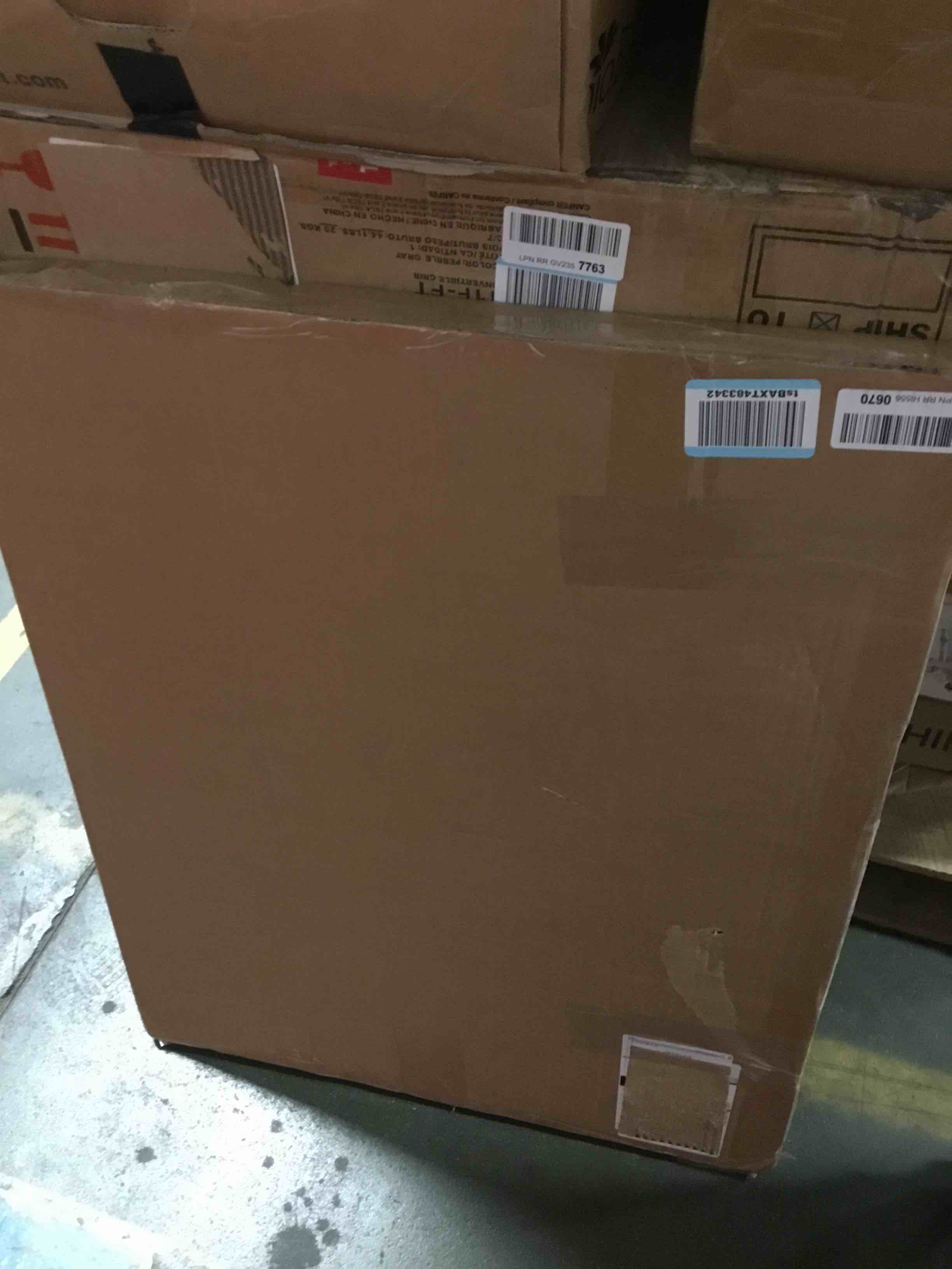 https://s3.amazonaws.com/lotting-images-prod/bidfta/RED5734425_1706192049361.jpeg