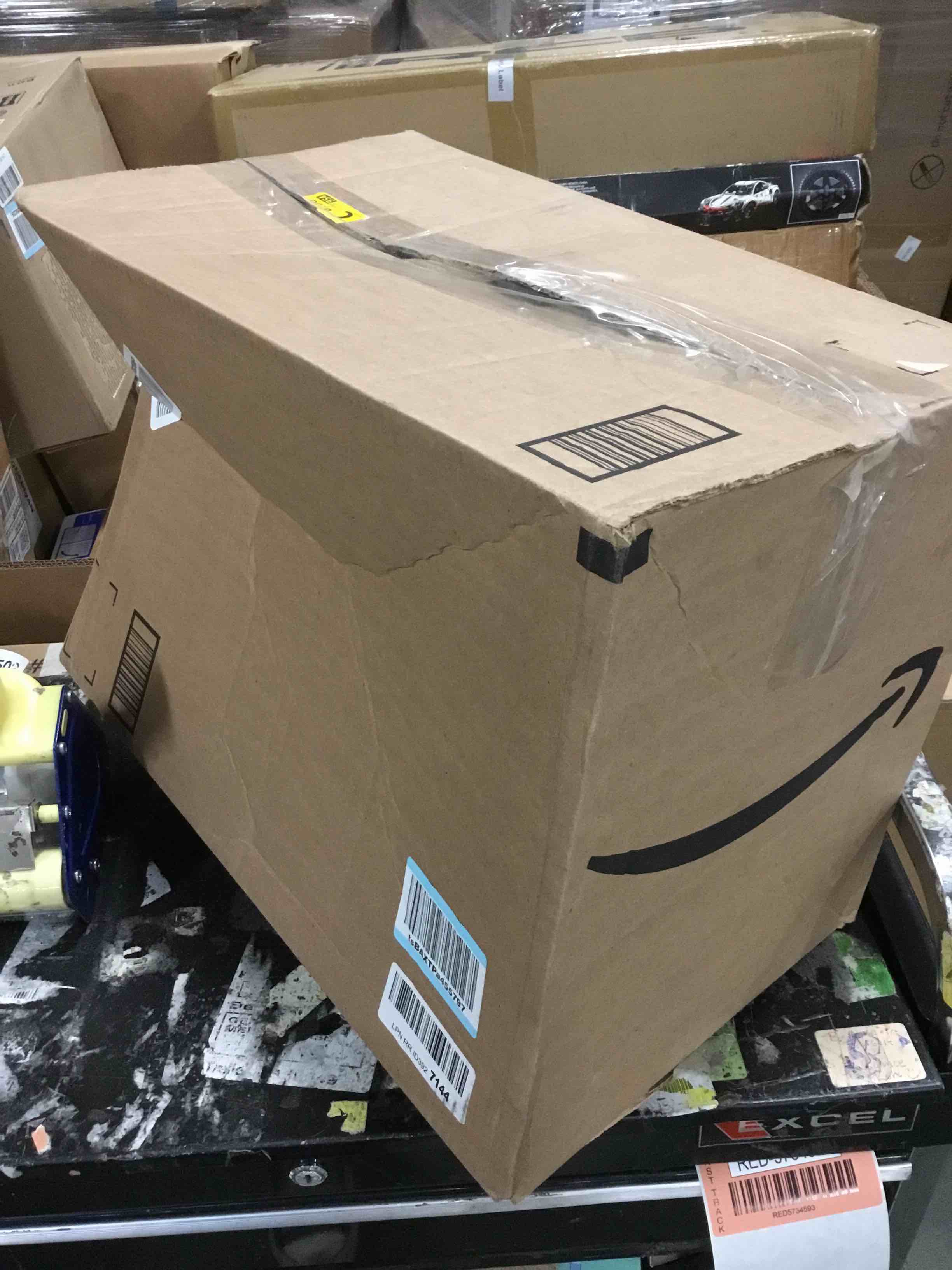 https://s3.amazonaws.com/lotting-images-prod/bidfta/RED5734592_1706278845637.jpeg