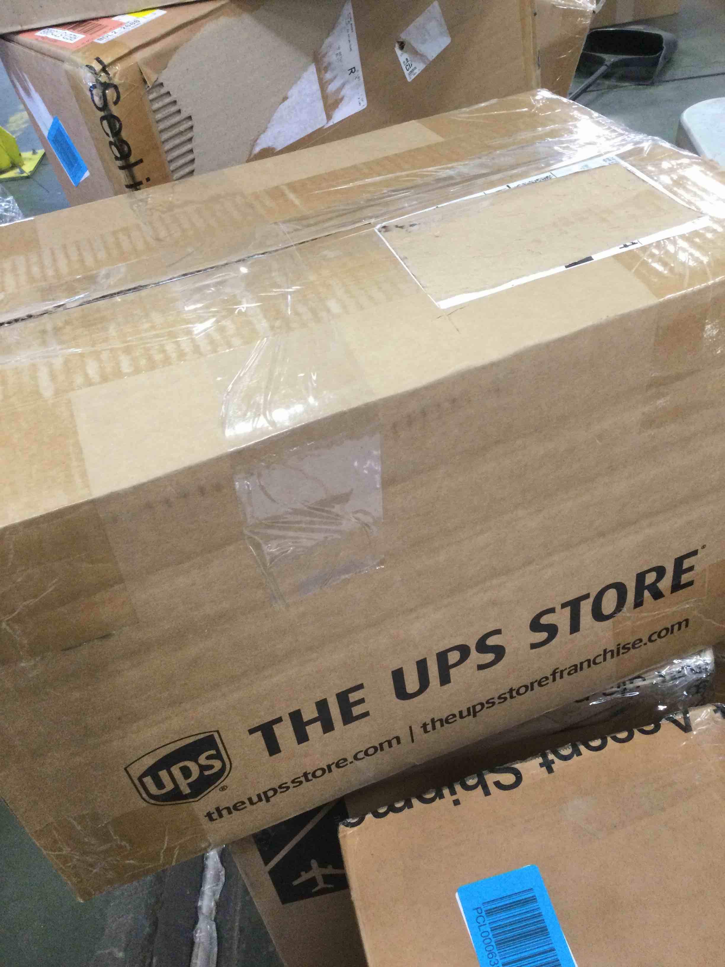 https://s3.amazonaws.com/lotting-images-prod/bidfta/RED5735990_1705506675174.jpeg