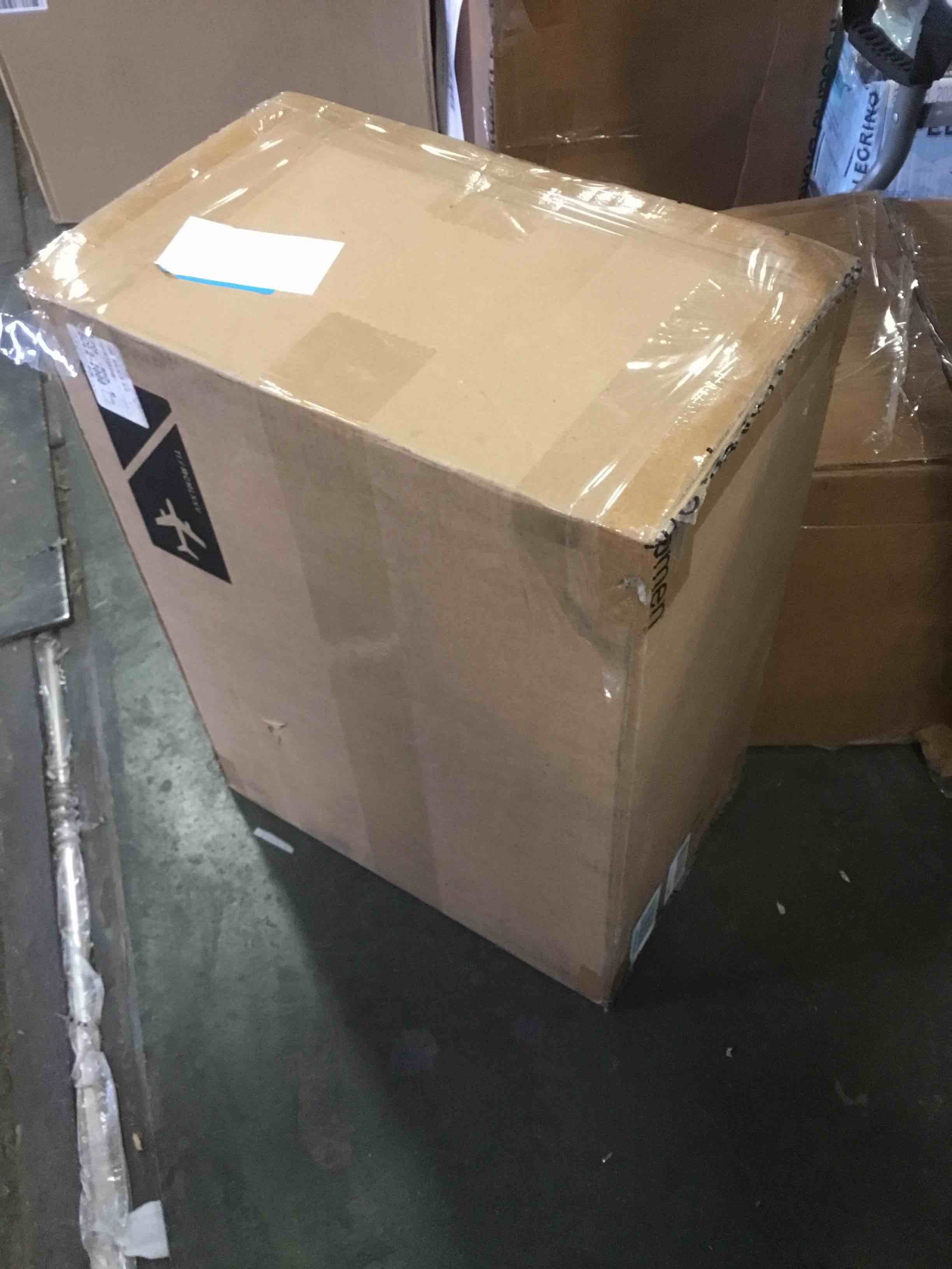 https://s3.amazonaws.com/lotting-images-prod/bidfta/RED5736011_1705514827622.jpeg