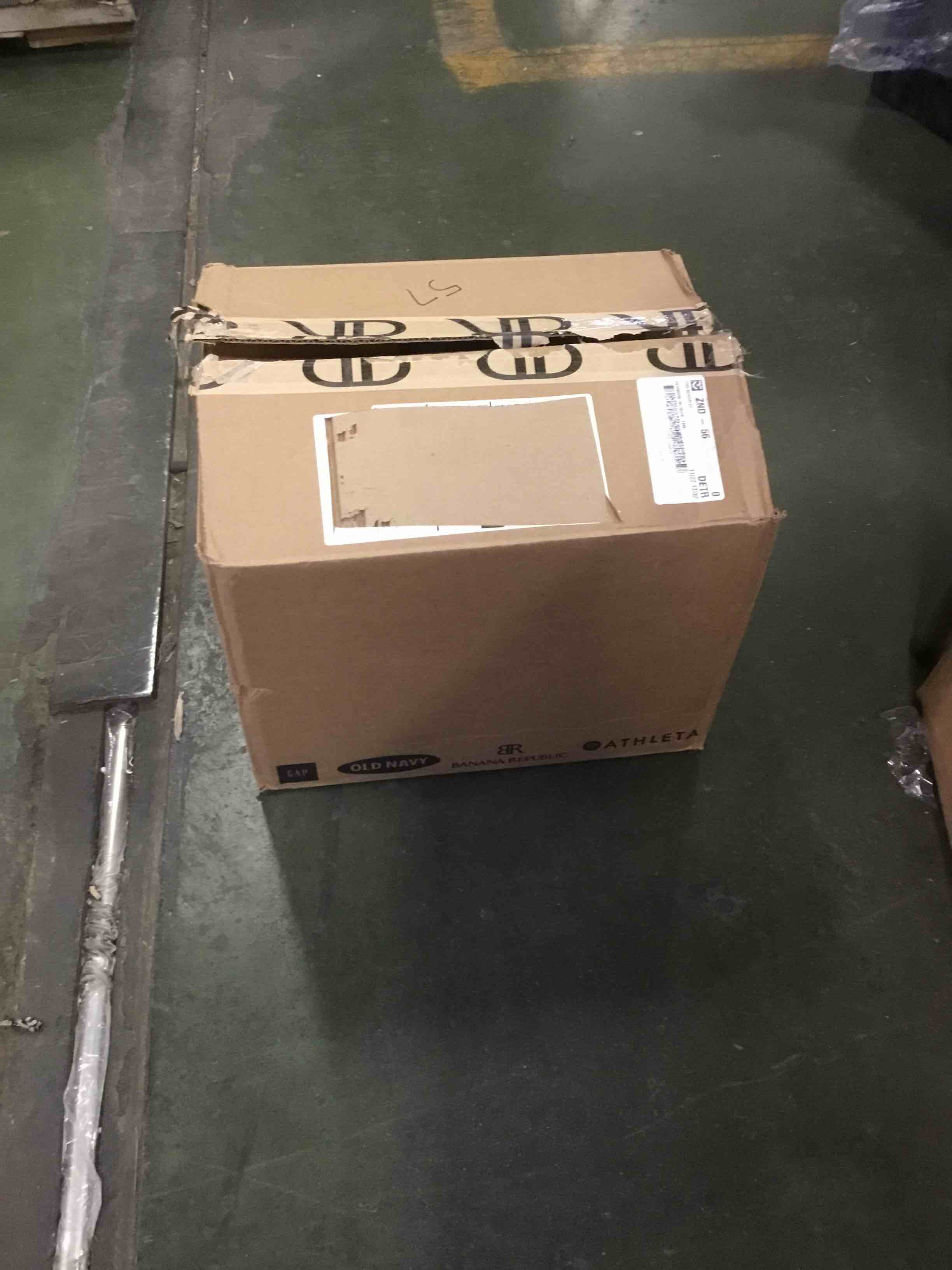 https://s3.amazonaws.com/lotting-images-prod/bidfta/RED5736015_1705515553942.jpeg