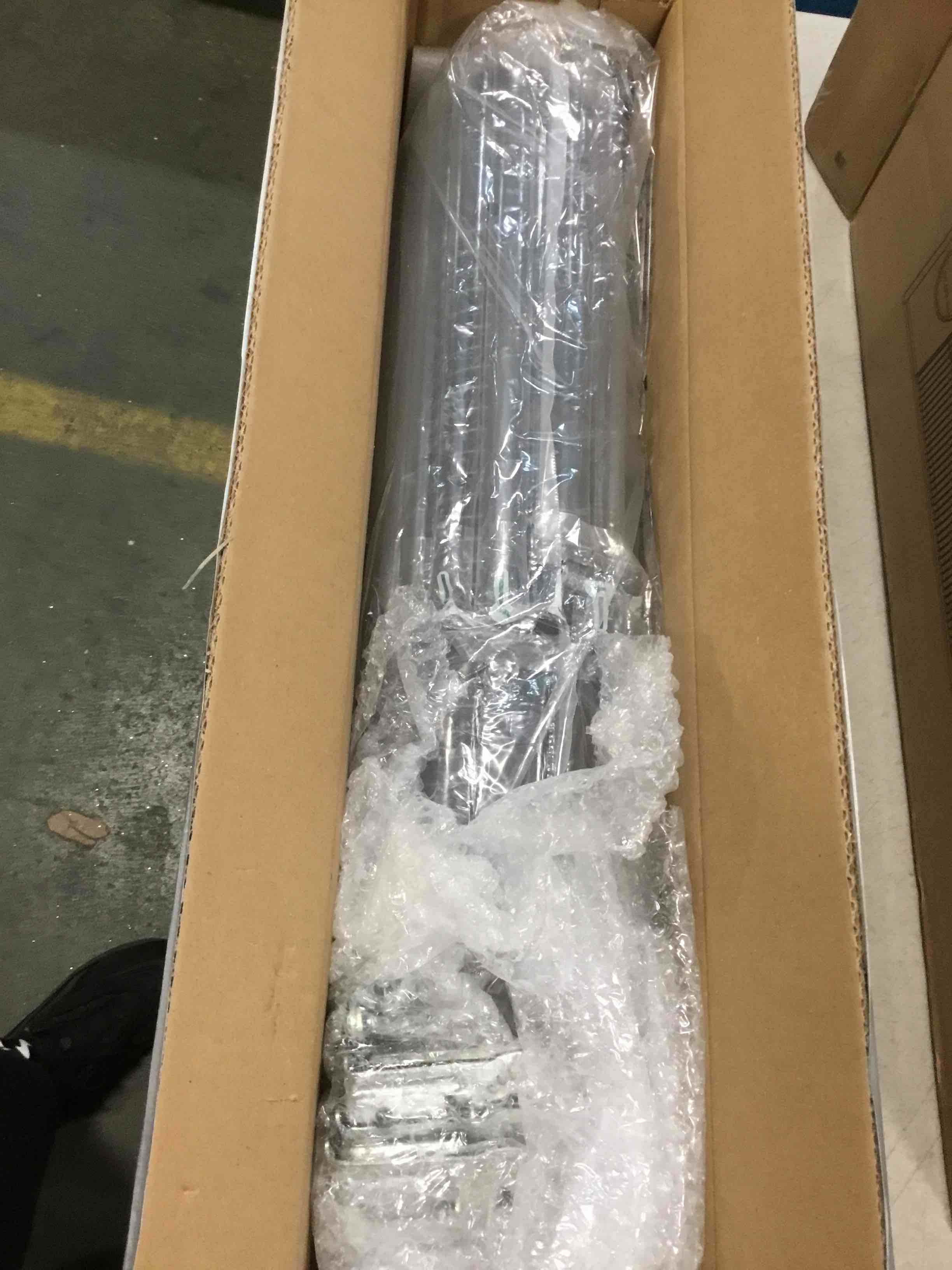 https://s3.amazonaws.com/lotting-images-prod/bidfta/RED5736551_1705094447367.jpeg