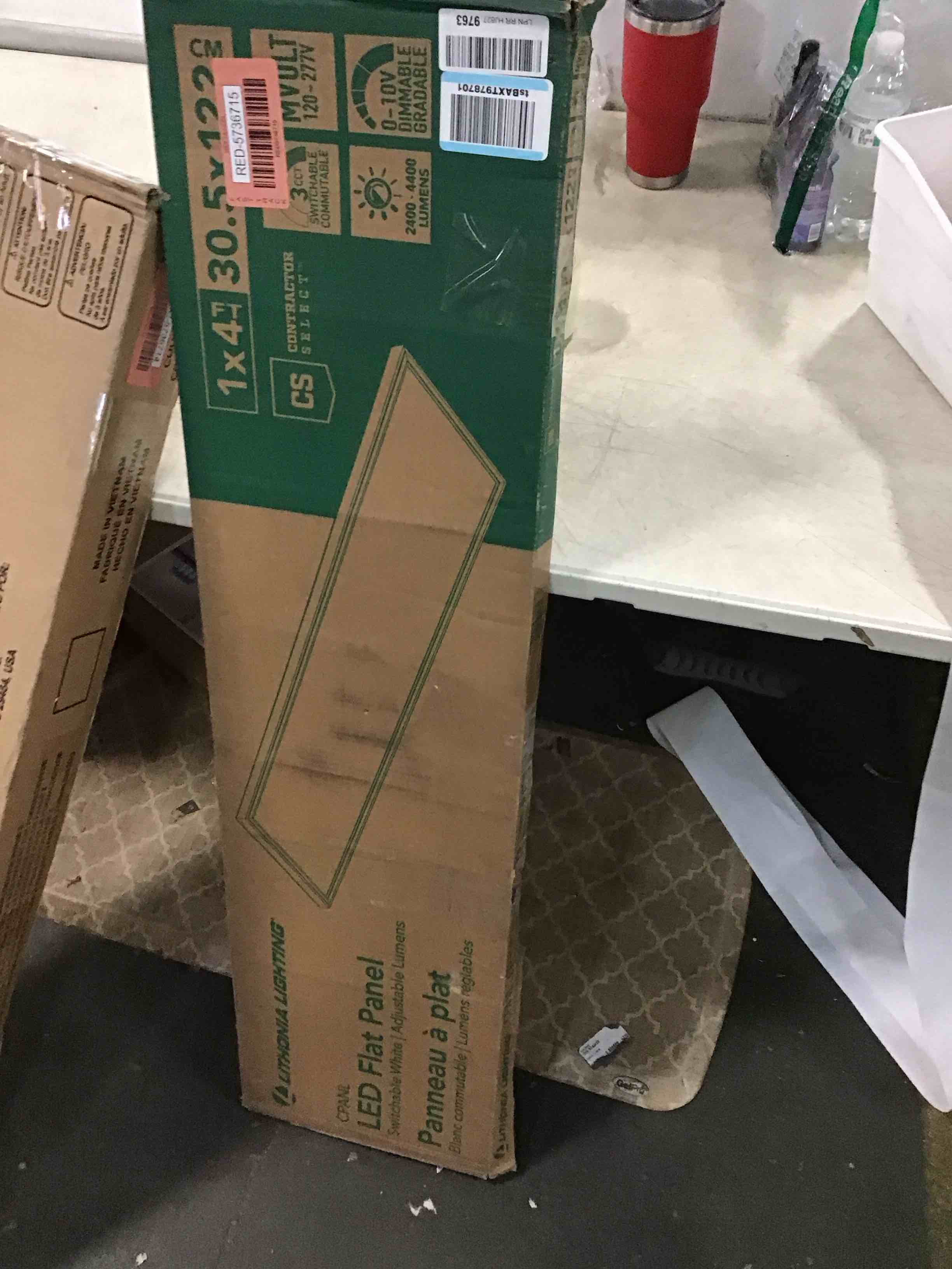 https://s3.amazonaws.com/lotting-images-prod/bidfta/RED5736715_1705164606692.jpeg