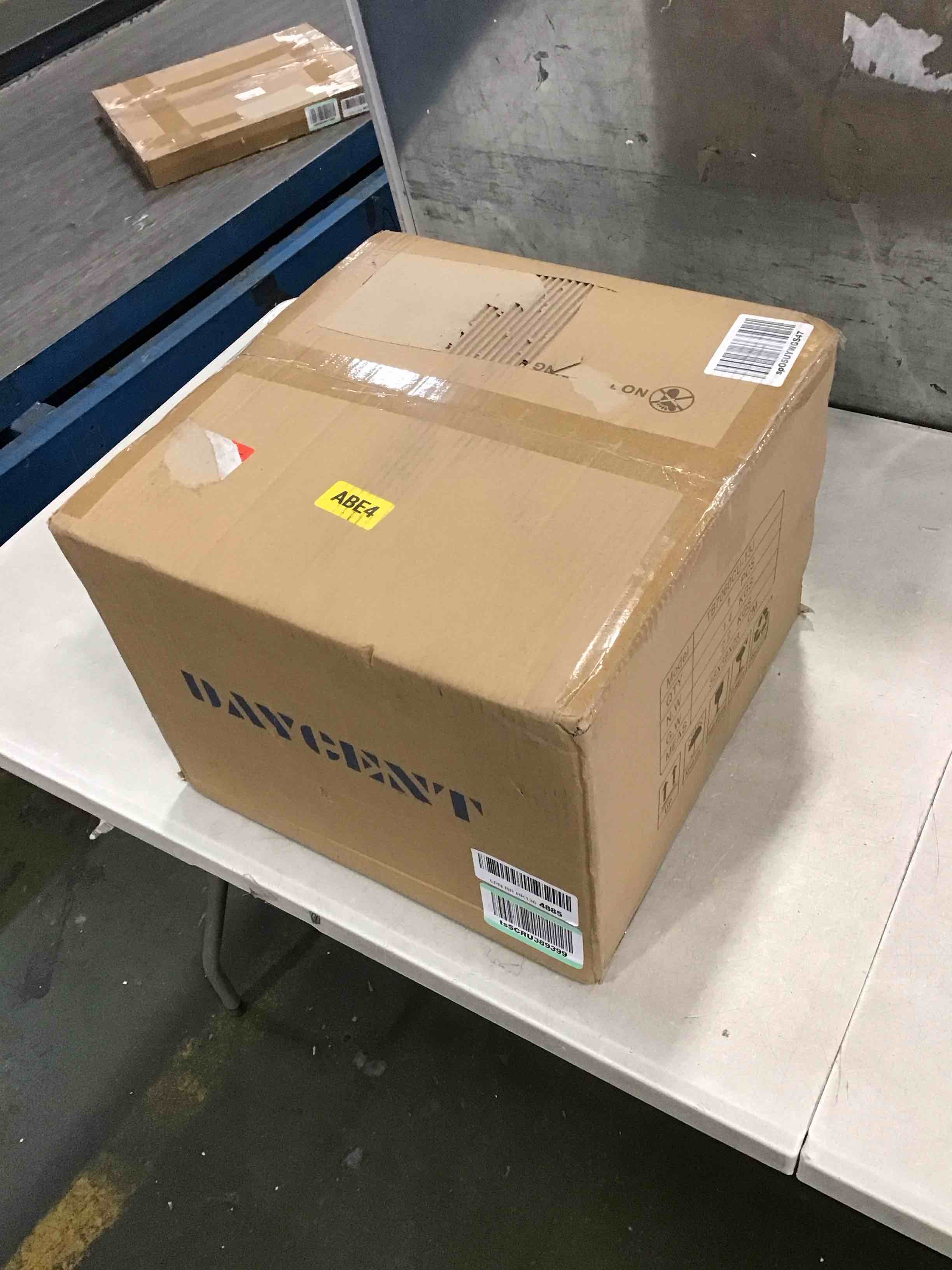 https://s3.amazonaws.com/lotting-images-prod/bidfta/RED5736860_1705419182553.jpeg