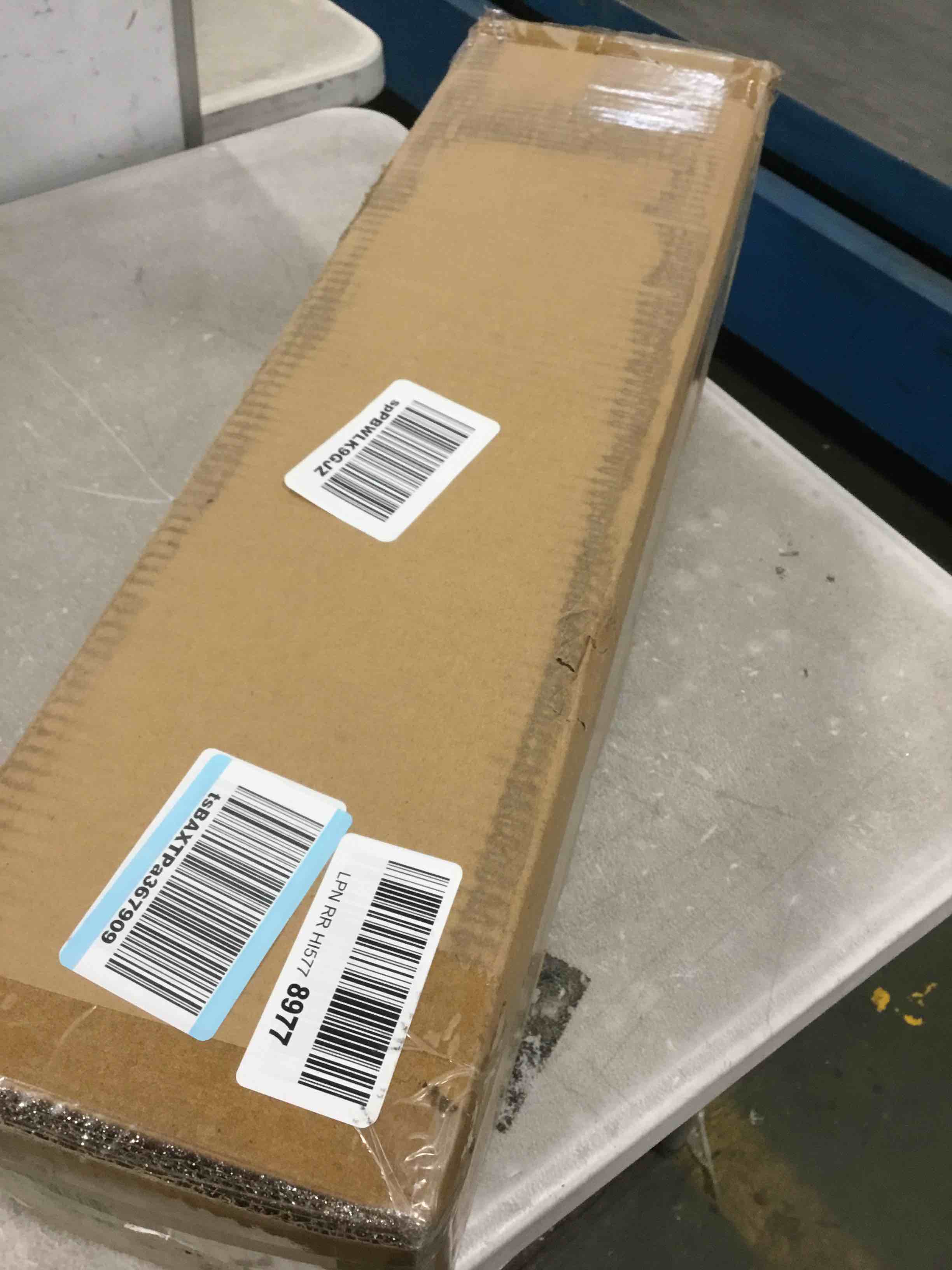 https://s3.amazonaws.com/lotting-images-prod/bidfta/RED5737078_1705501545923.jpeg