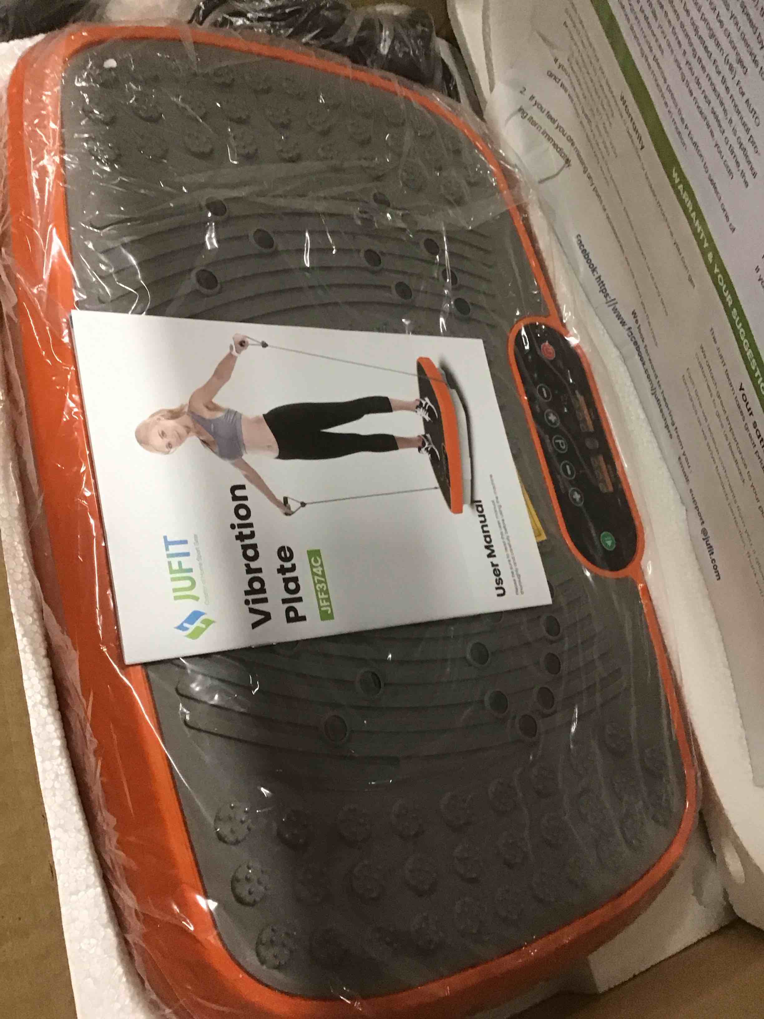 https://s3.amazonaws.com/lotting-images-prod/bidfta/RED5737458_1705672769627.jpeg