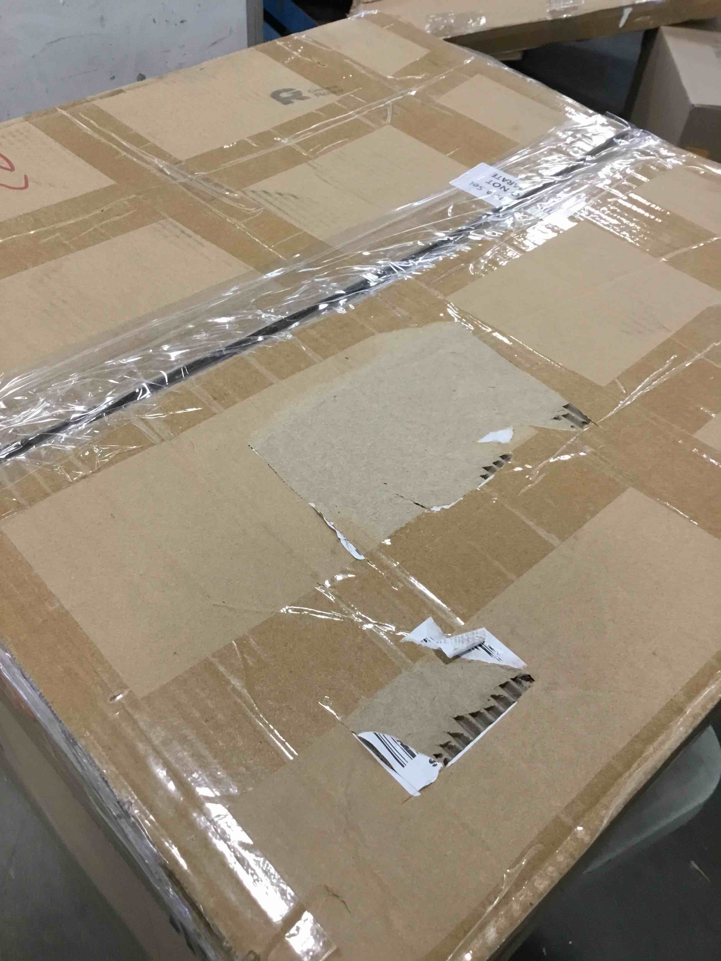 https://s3.amazonaws.com/lotting-images-prod/bidfta/RED5737710_1705765118287.jpeg